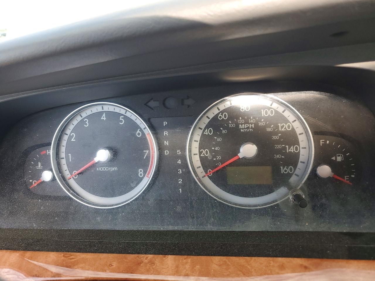 2005 Kia Amanti Base Silver vin: KNALD124155082464