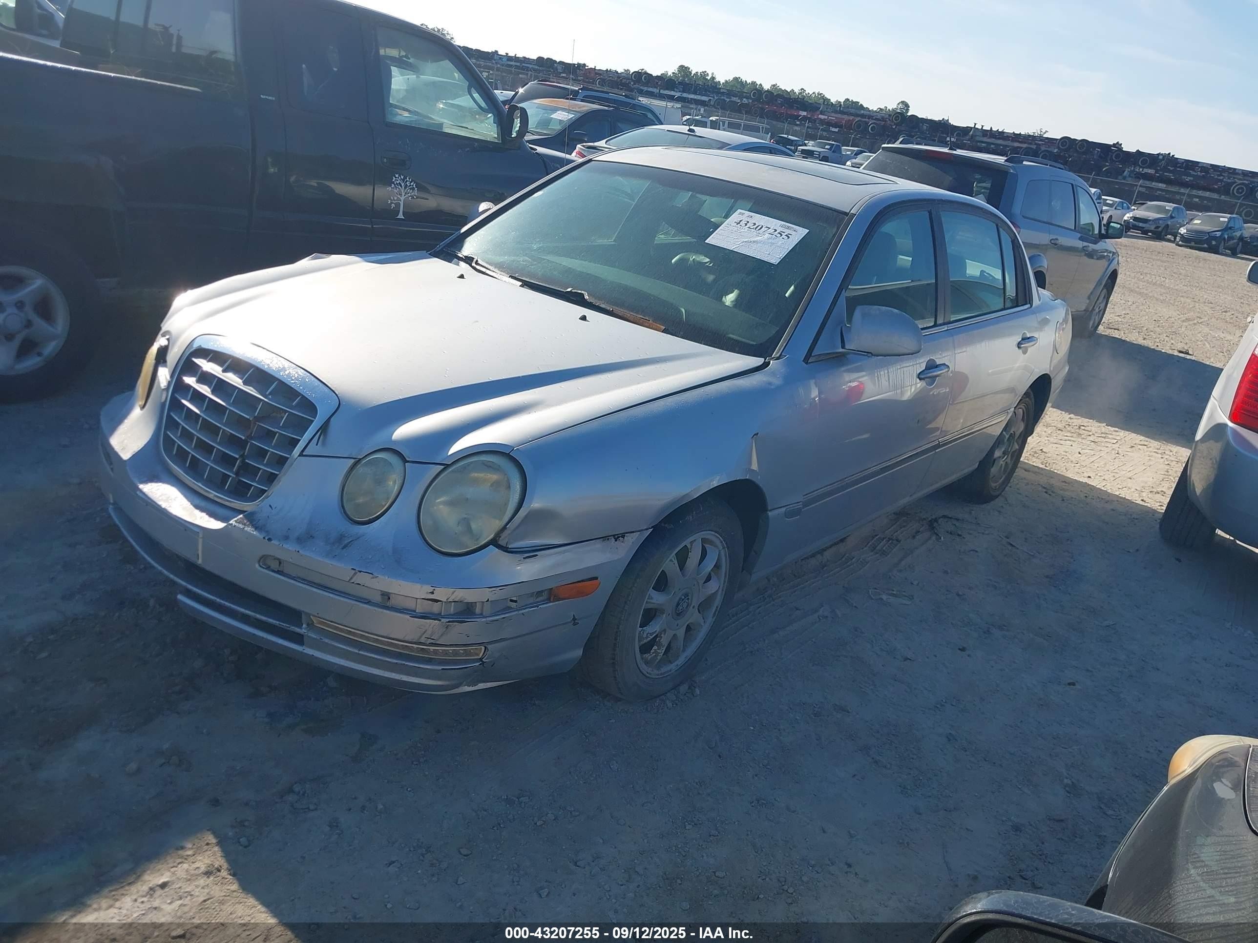 2006 Kia Amanti   Silver vin: KNALD124165091392