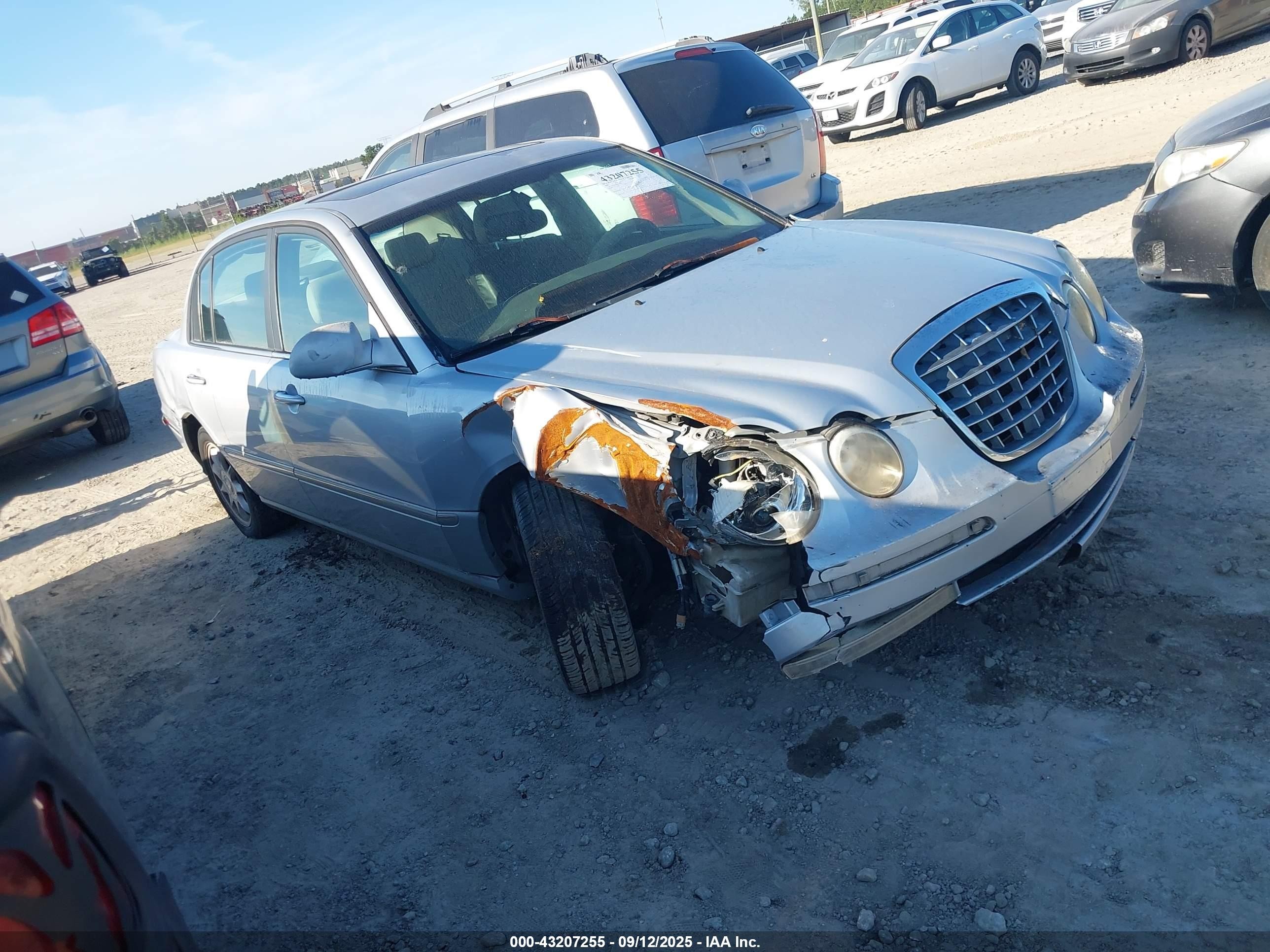 2006 Kia Amanti   Silver vin: KNALD124165091392
