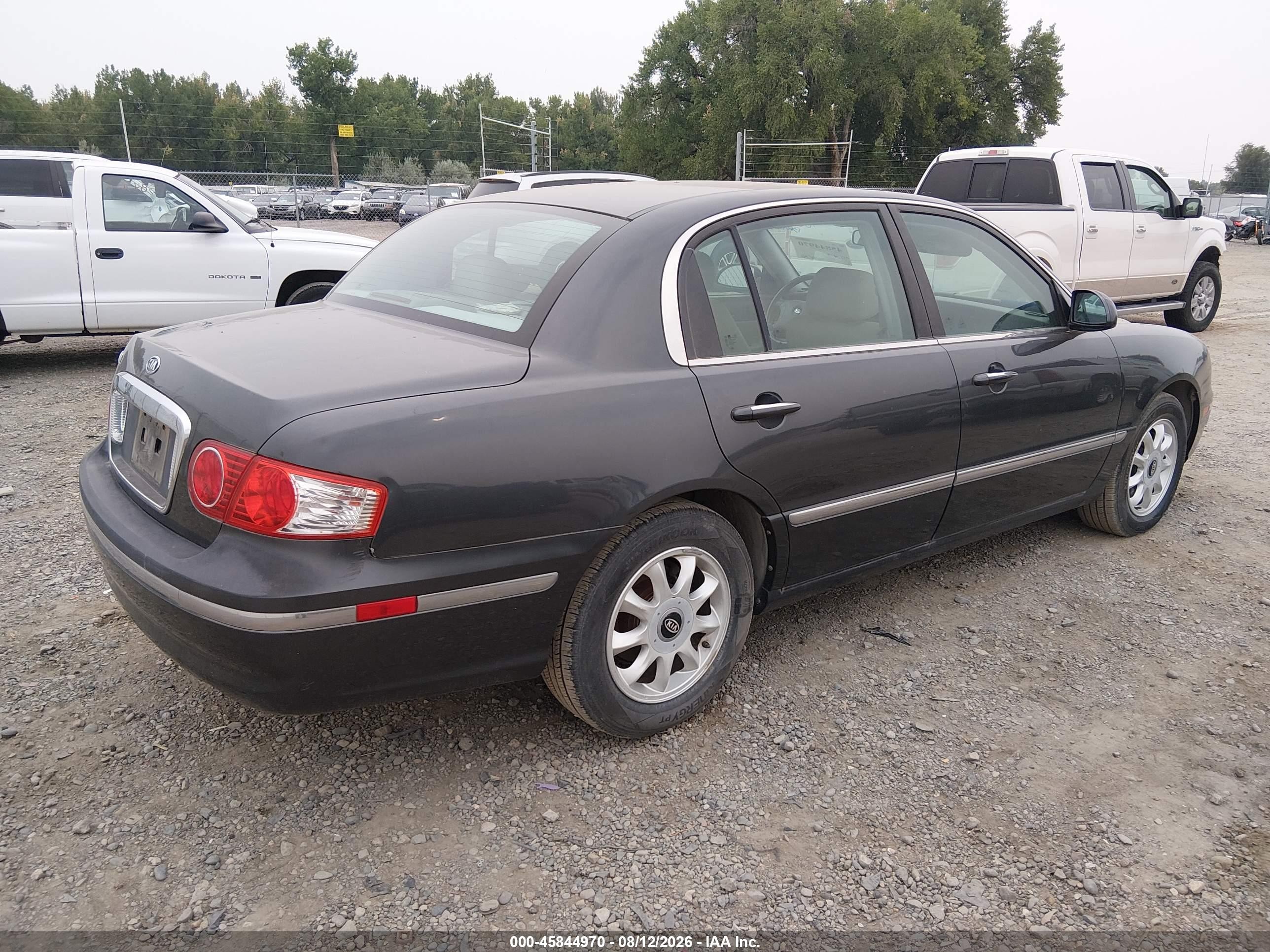 2004 Kia Amanti   Gray vin: KNALD124245038388