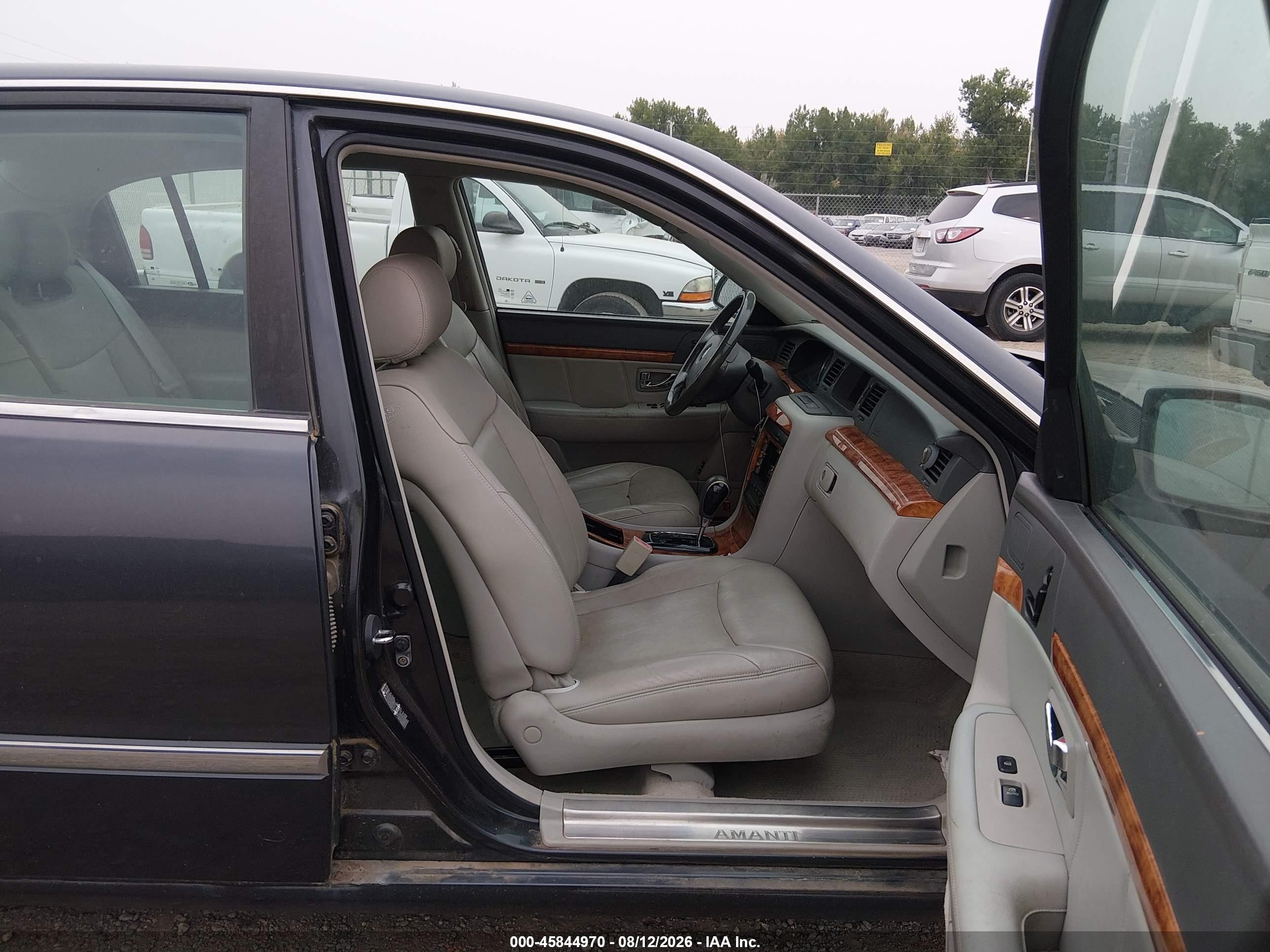 2004 Kia Amanti   Gray vin: KNALD124245038388