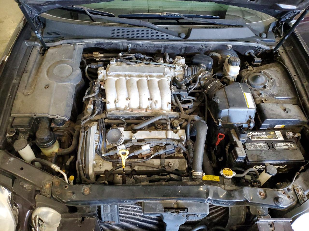 2005 Kia Amanti Base Brown vin: KNALD124255075930