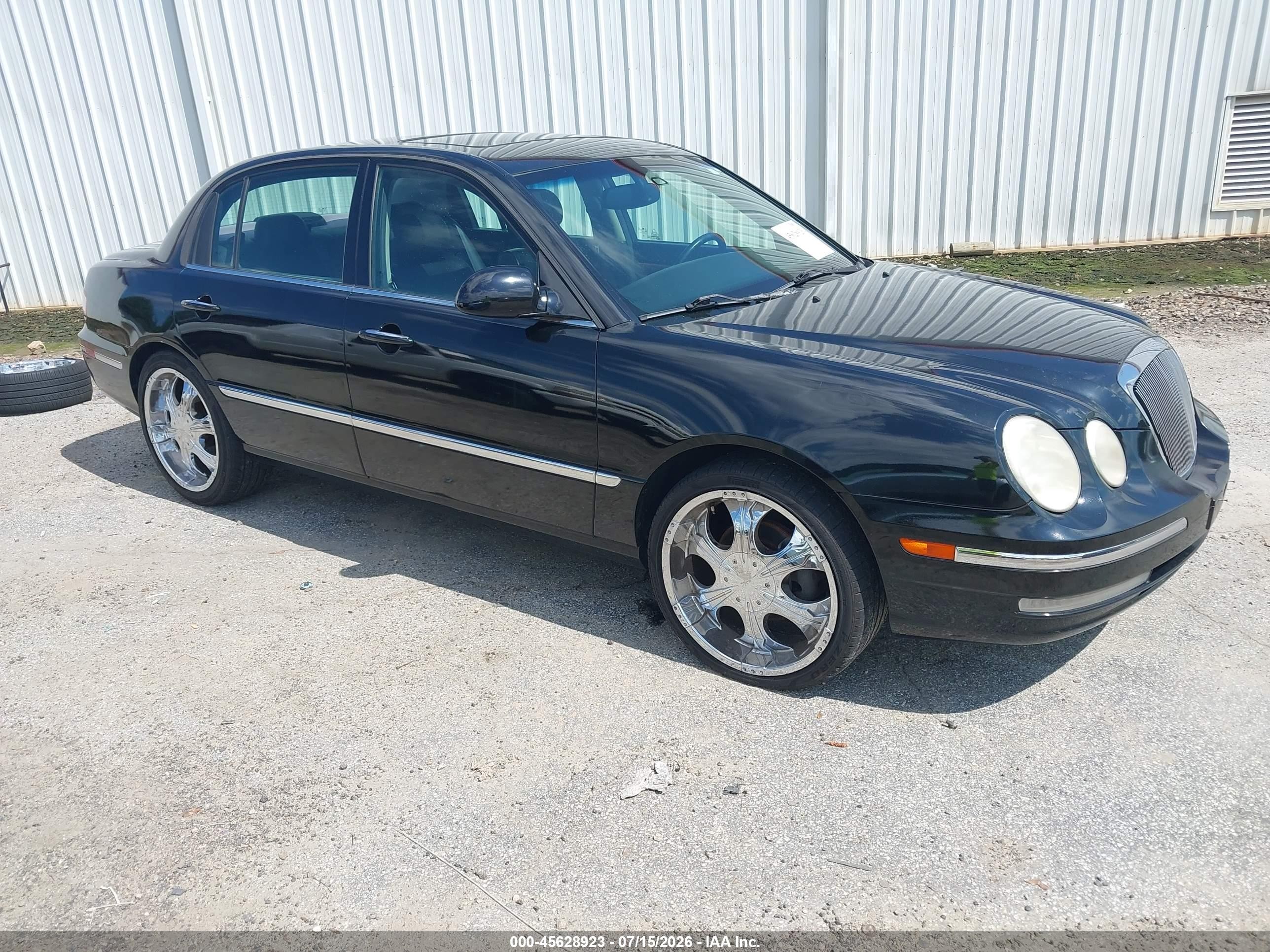 2005 Kia Amanti   Black vin: KNALD124255079783
