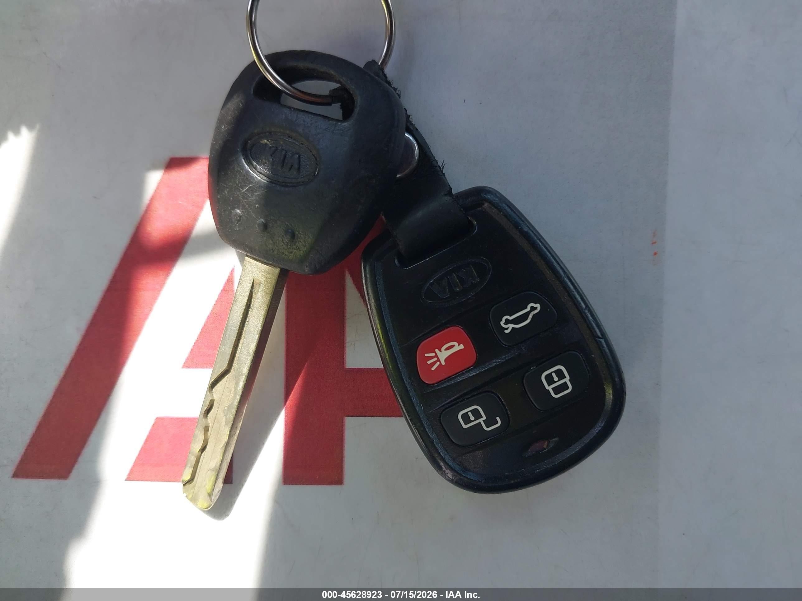 2005 Kia Amanti   Black vin: KNALD124255079783