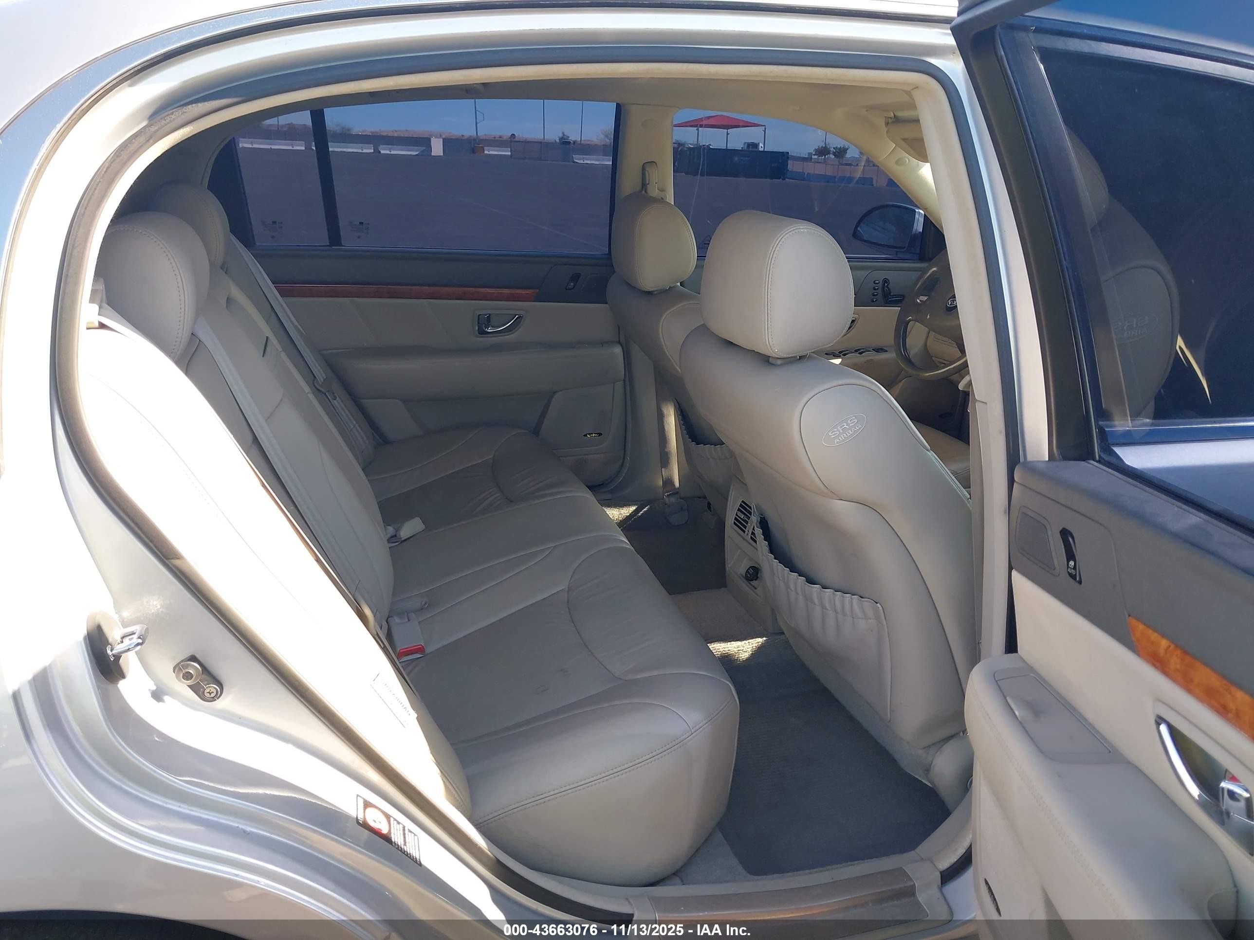 2006 Kia Amanti   Silver vin: KNALD124265100553