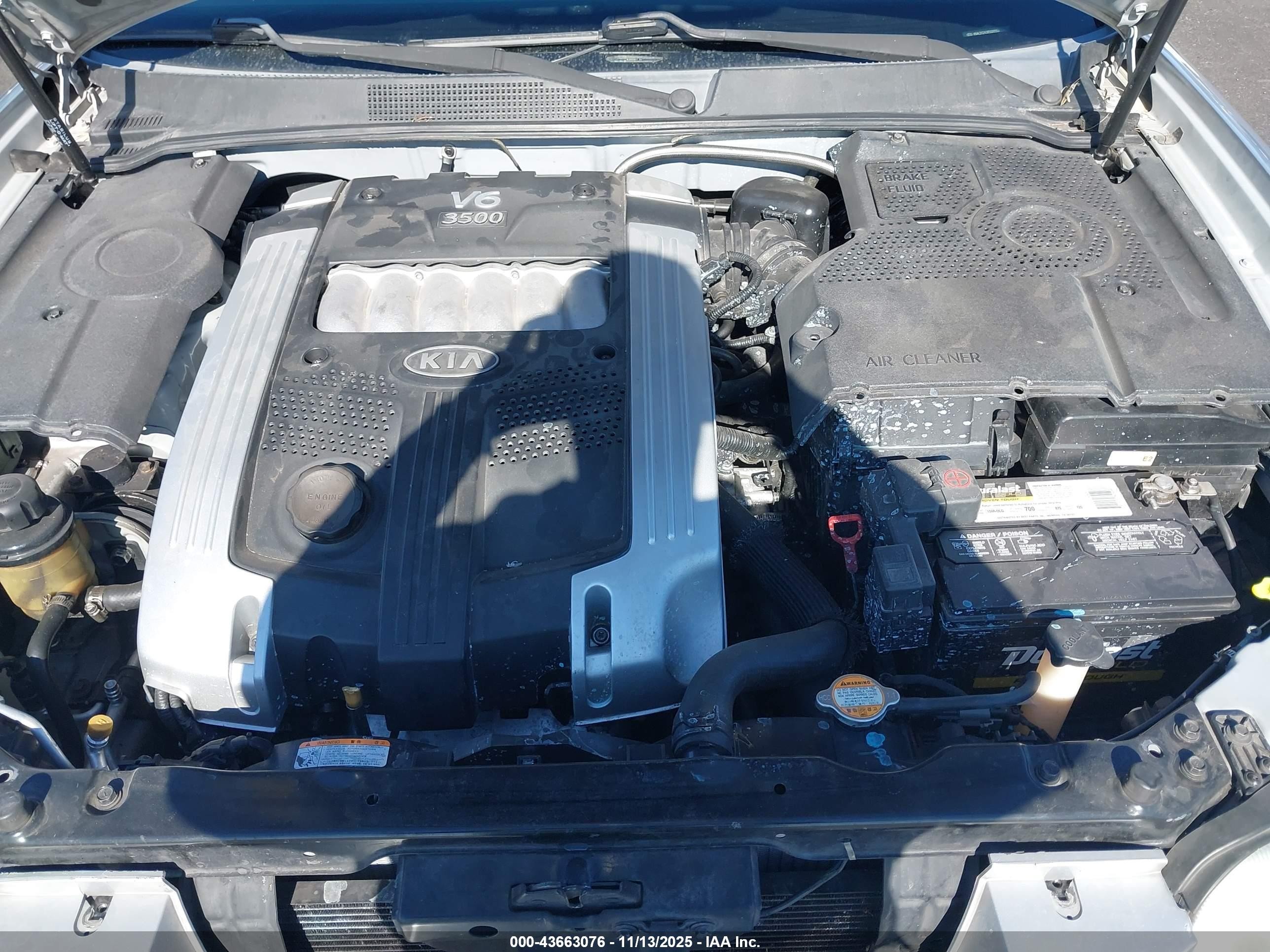 2006 Kia Amanti   Silver vin: KNALD124265100553