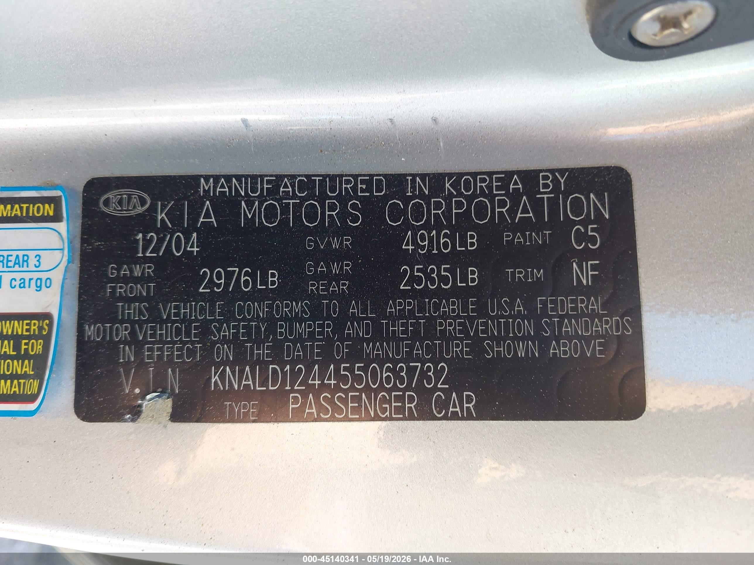 2005 Kia Amanti   Silver vin: KNALD124455063732