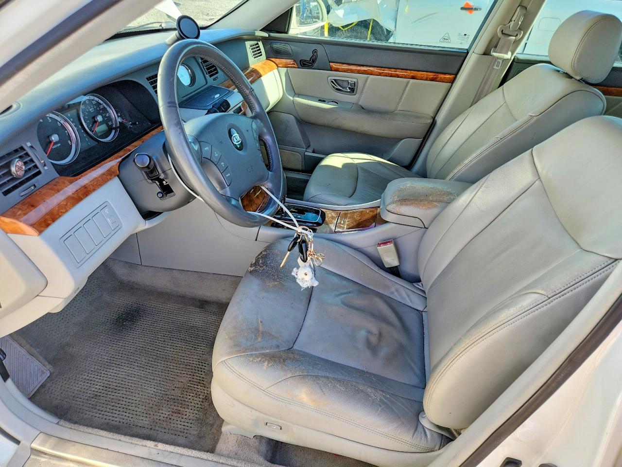 2006 Kia Amanti Base White vin: KNALD124465102174