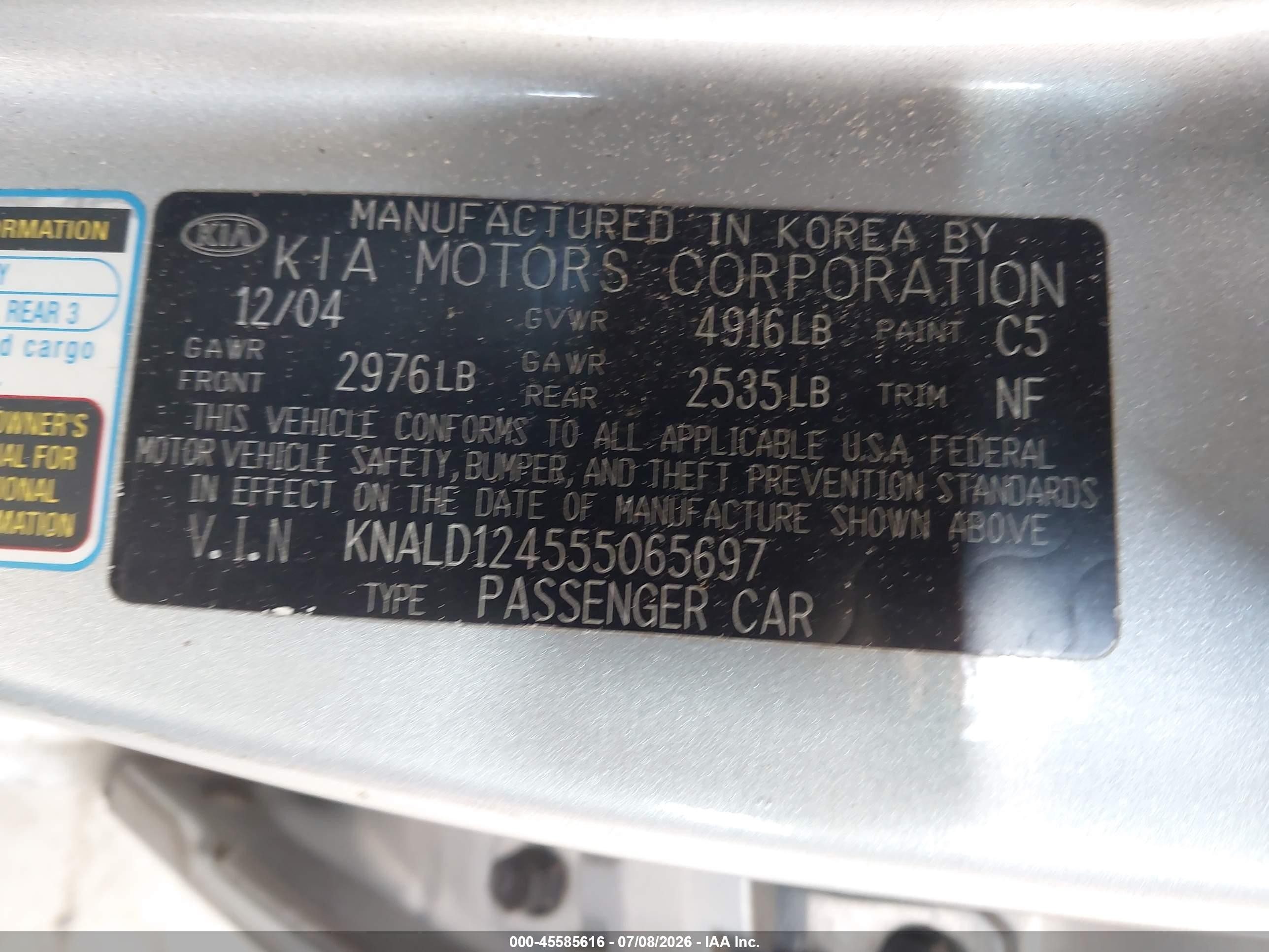 2005 Kia Amanti   Silver vin: KNALD124555065697