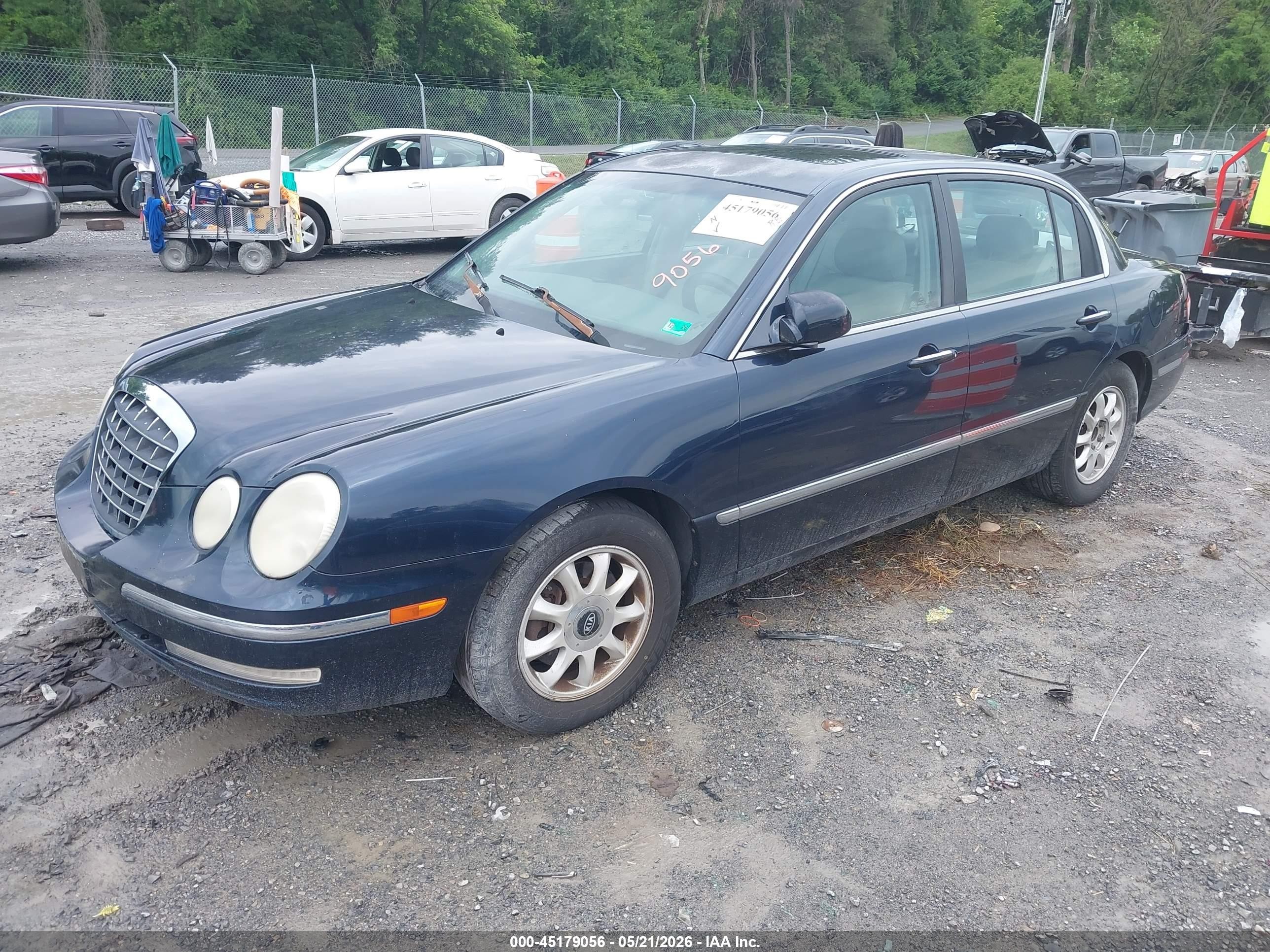 2005 Kia Amanti   Dark Blue vin: KNALD124555075789