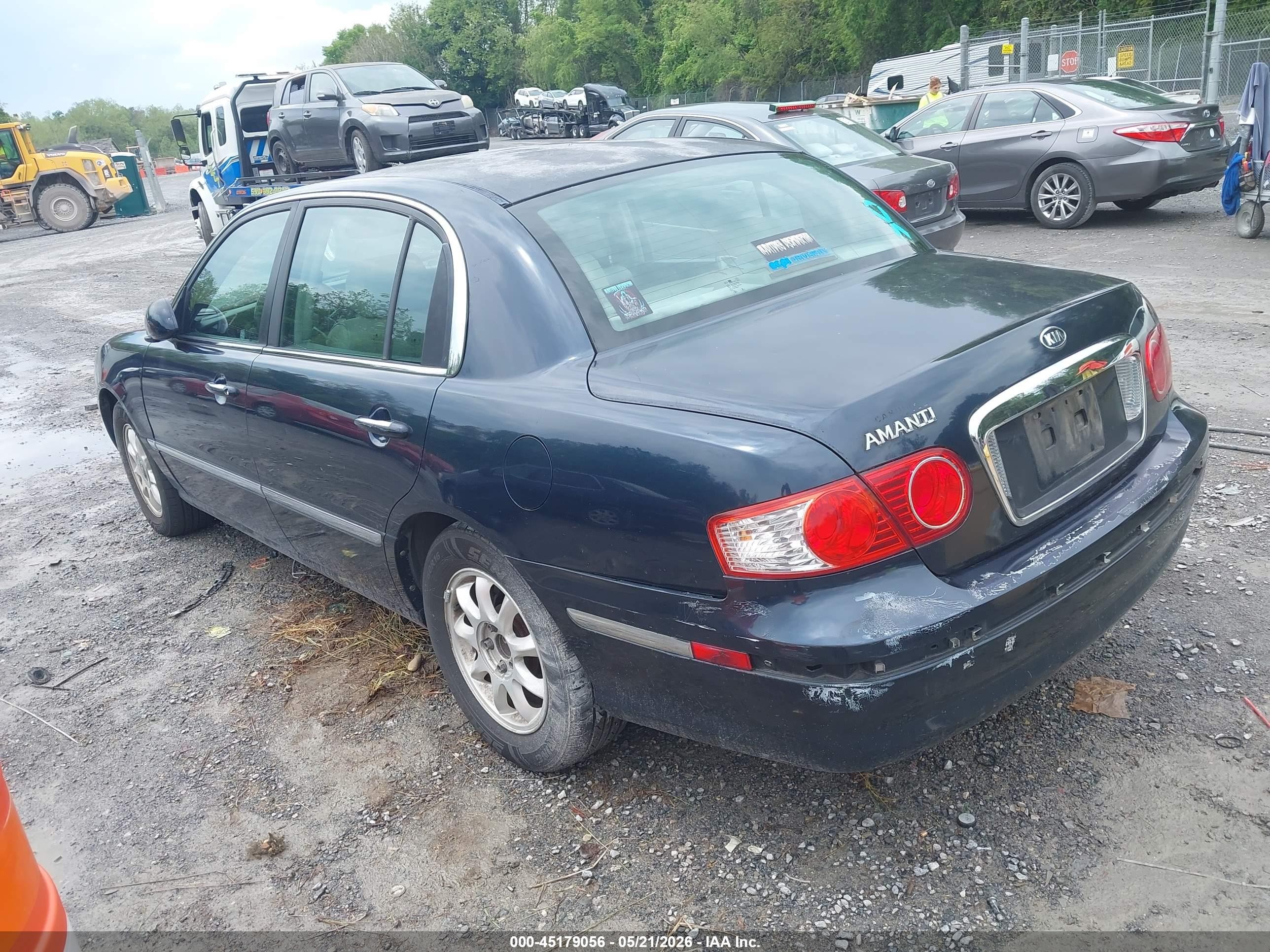 2005 Kia Amanti   Dark Blue vin: KNALD124555075789