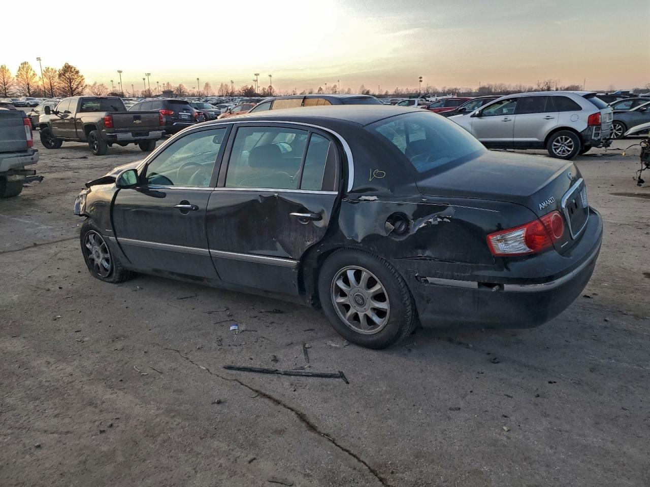2006 Kia Amanti Black vin: KNALD124565098443