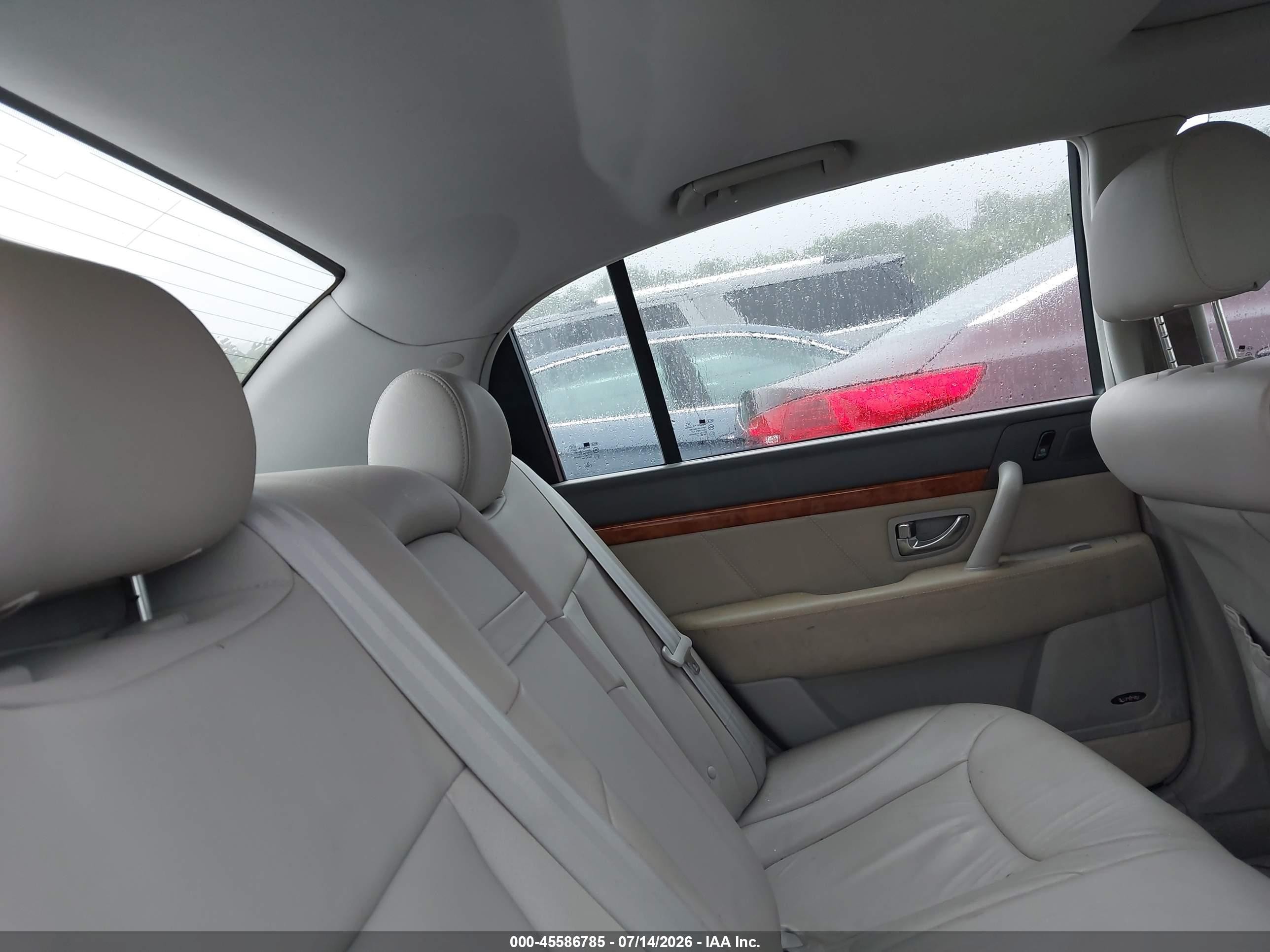 2005 Kia Amanti Gray vin: KNALD124655051842