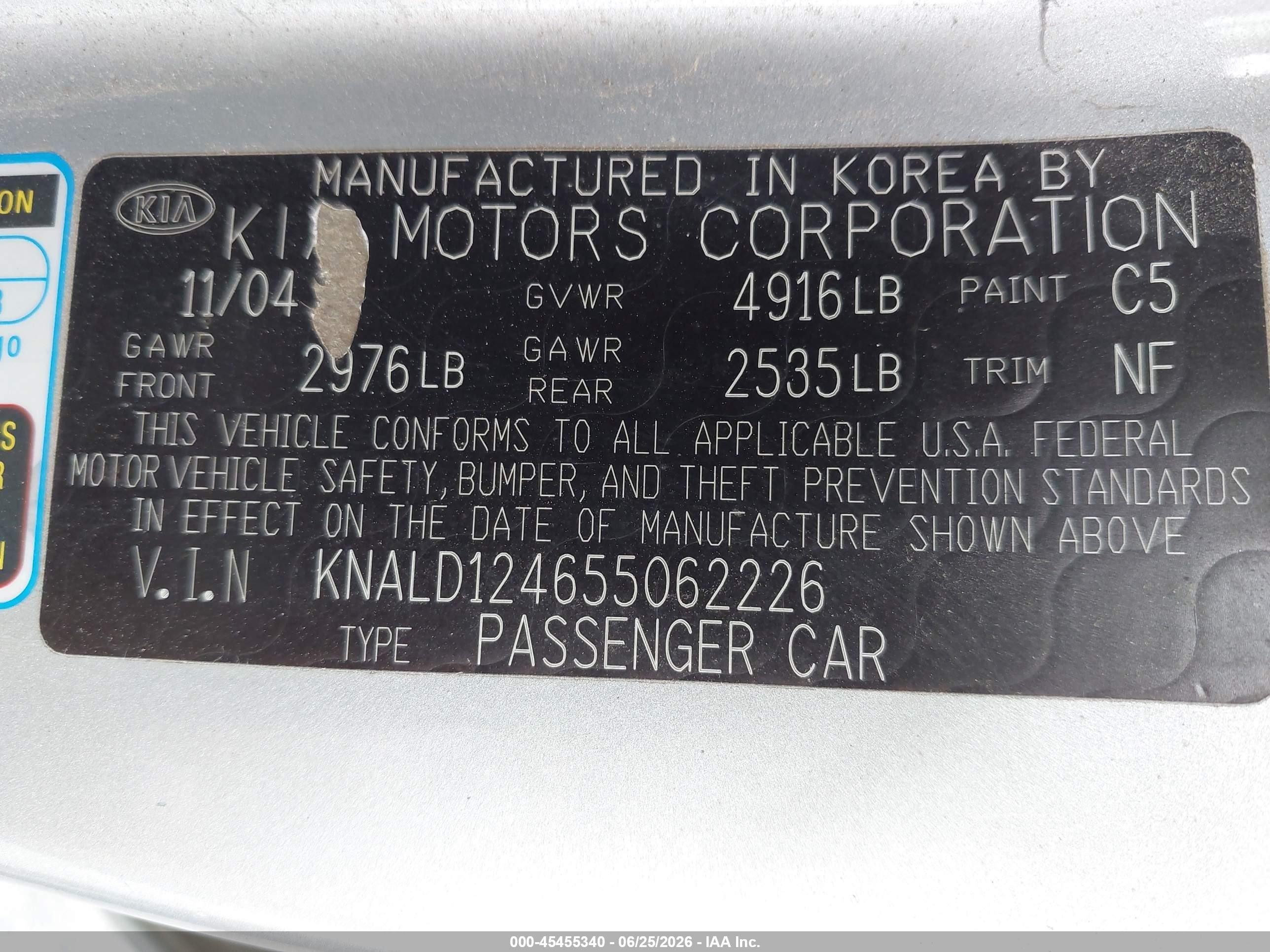 2005 Kia Amanti   Silver vin: KNALD124655062226