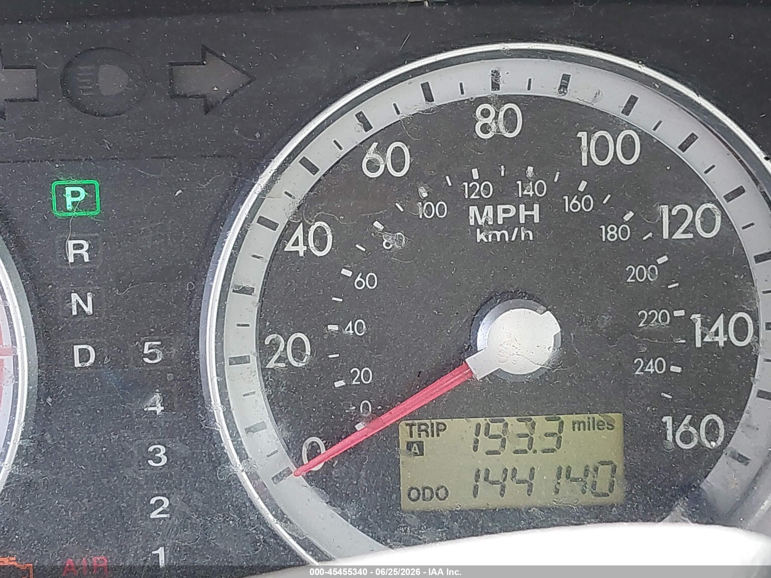 2005 Kia Amanti   Silver vin: KNALD124655062226