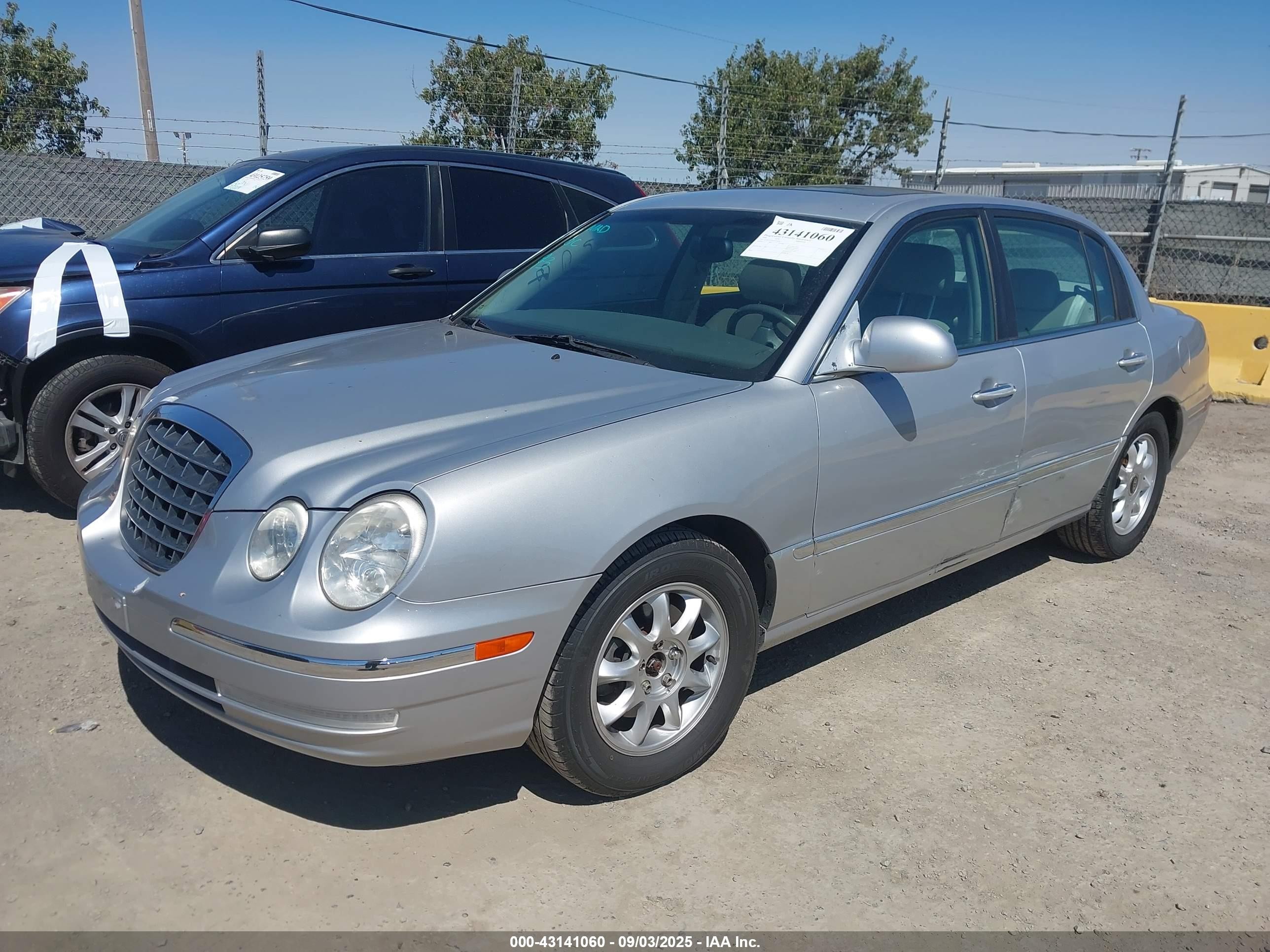 2006 Kia Amanti   Silver vin: KNALD124665109160