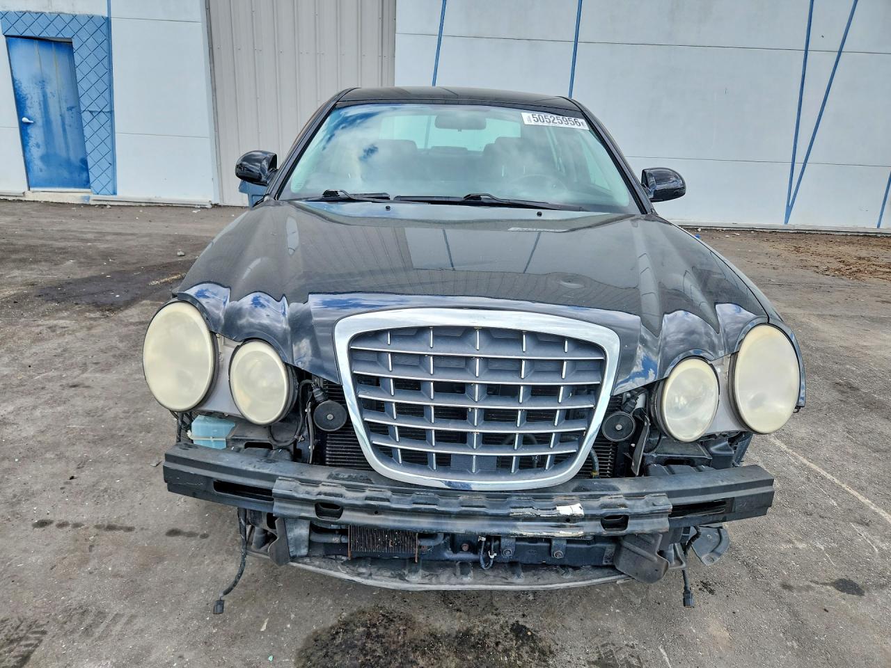 2004 Kia Amanti Base Black vin: KNALD124745049371