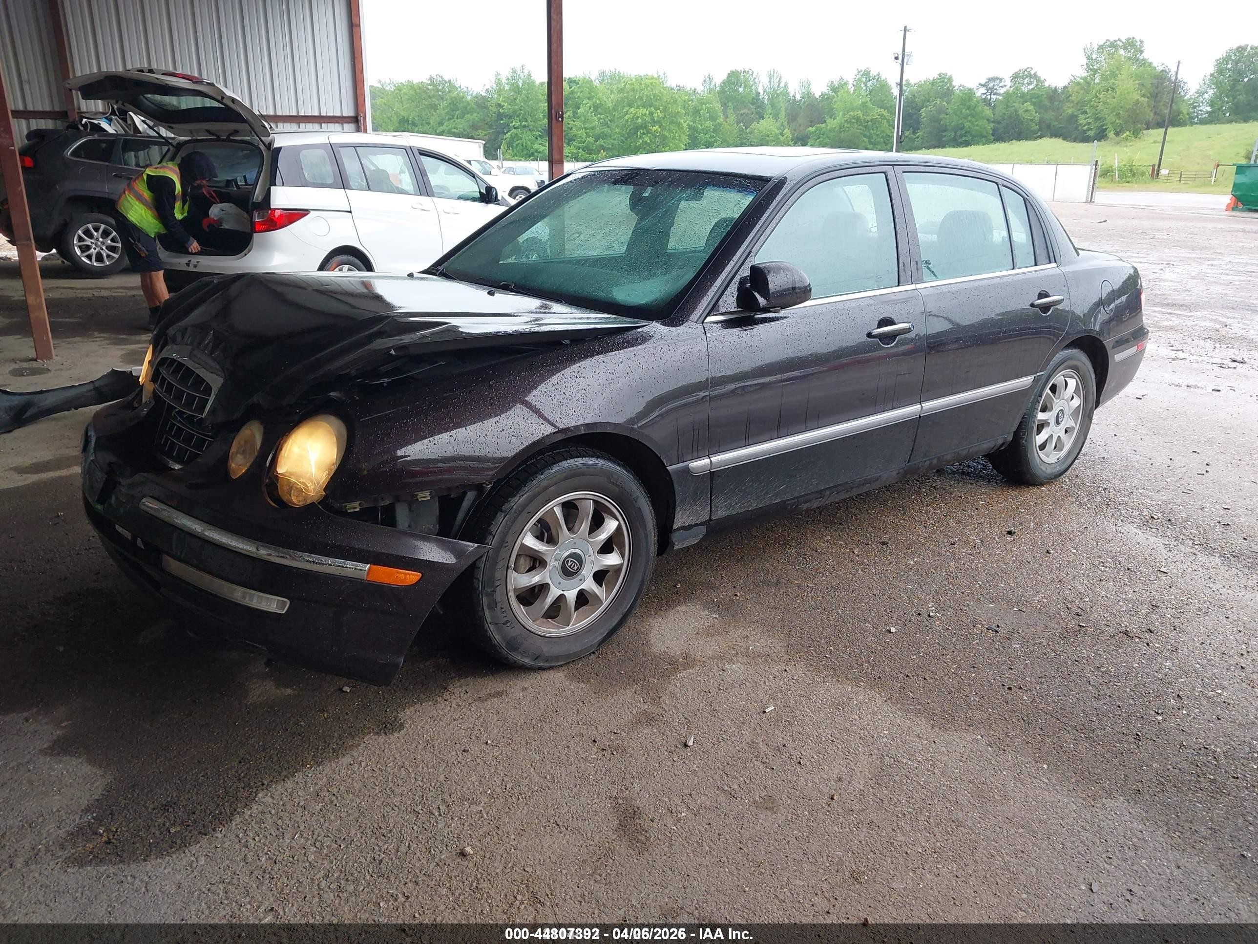 2005 Kia Amanti   Purple vin: KNALD124755053826