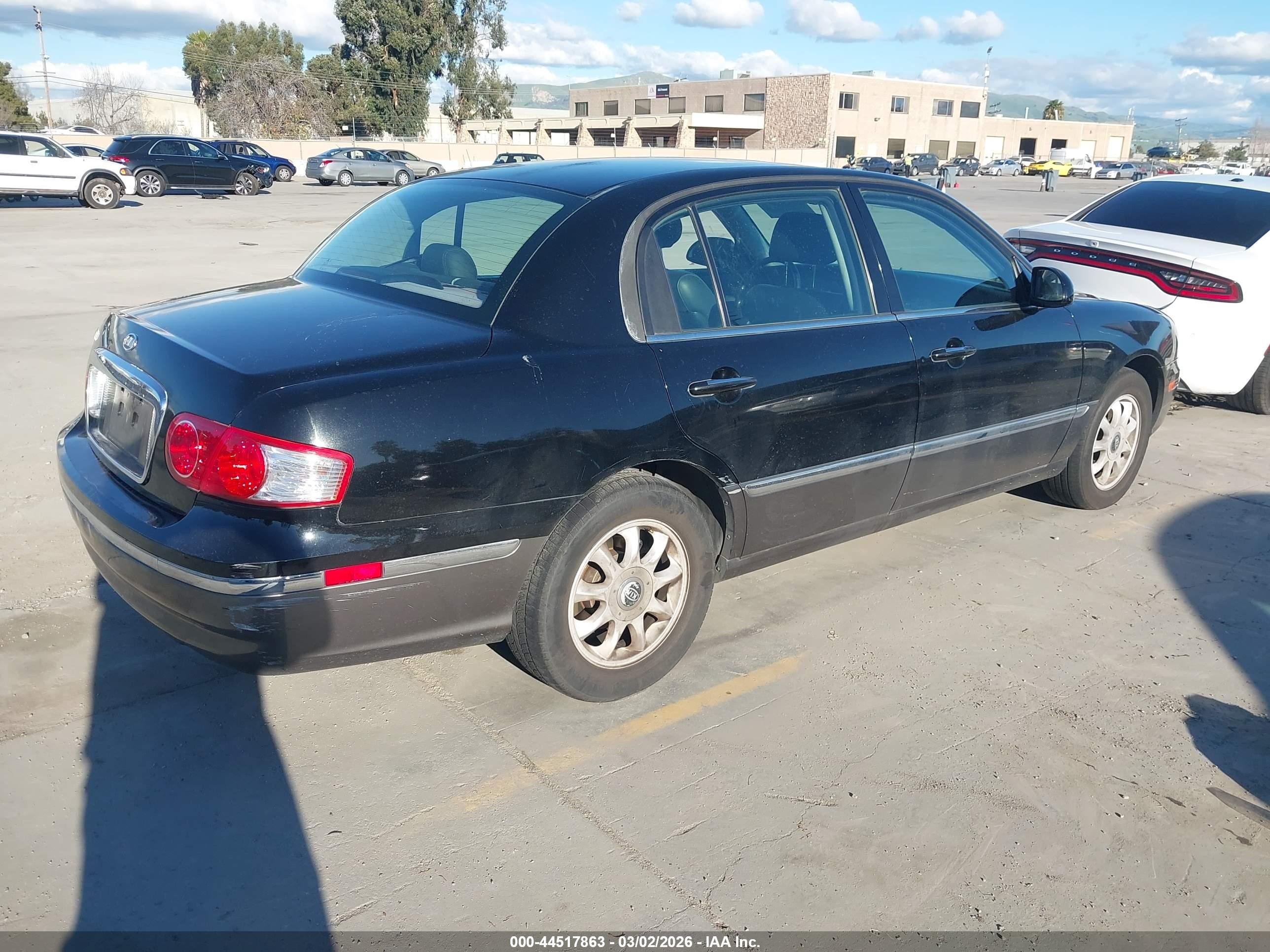2006 Kia Amanti   Black vin: KNALD124765087623
