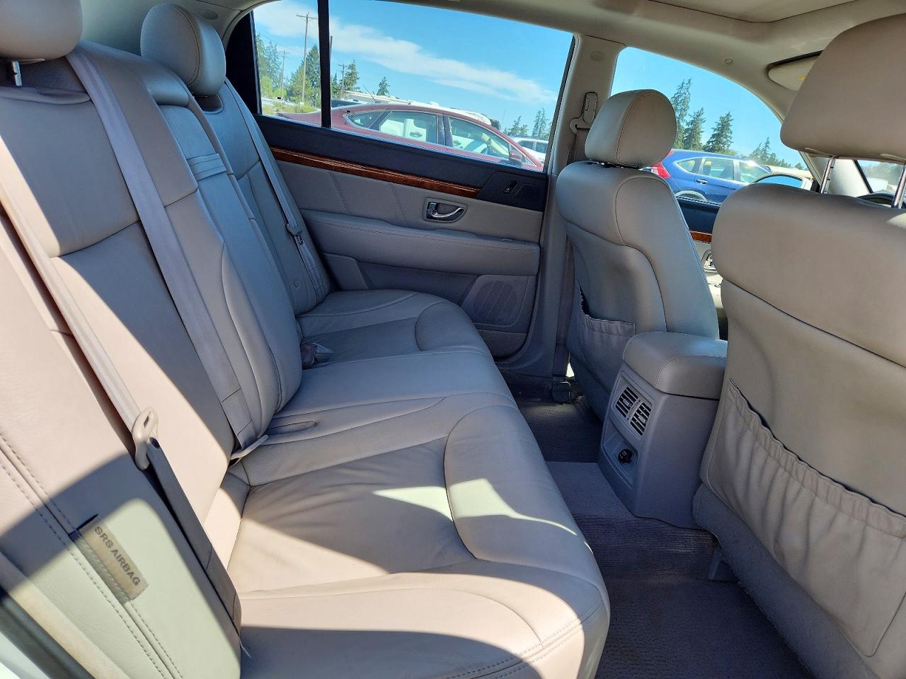 2006 Kia Amanti Base Белый vin: KNALD124765105683