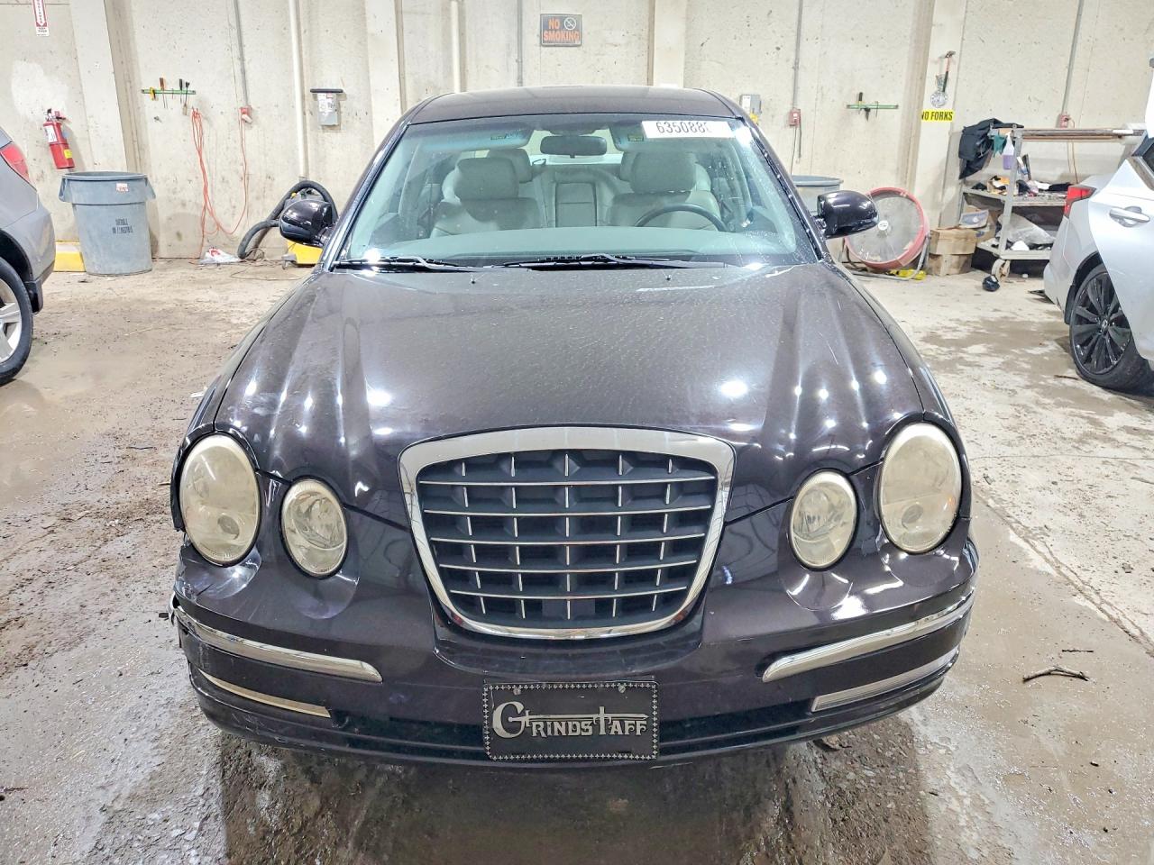 2004 Kia Amanti Base Burgundy vin: KNALD124845029064