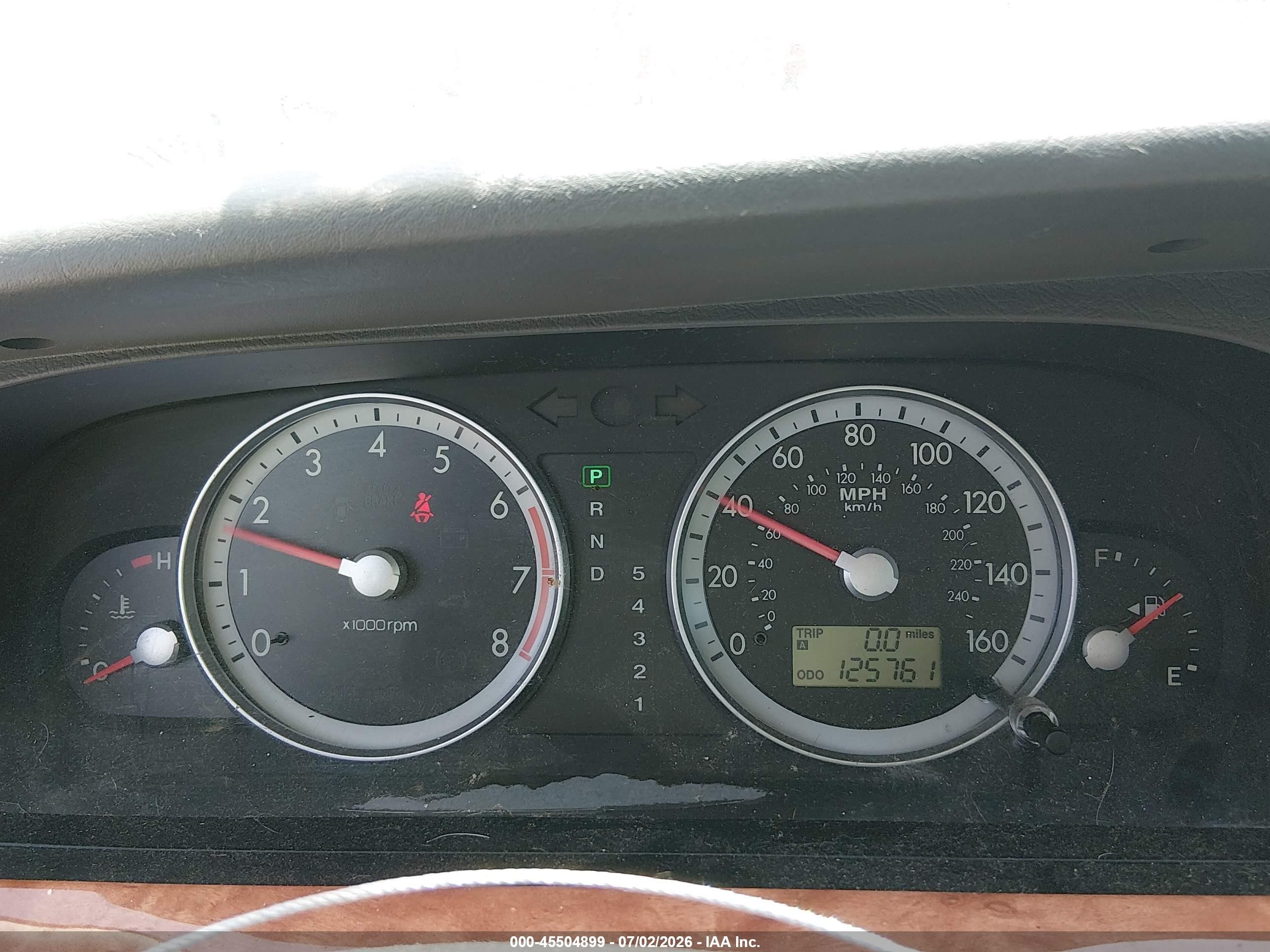 2005 Kia Amanti   White vin: KNALD124855067802