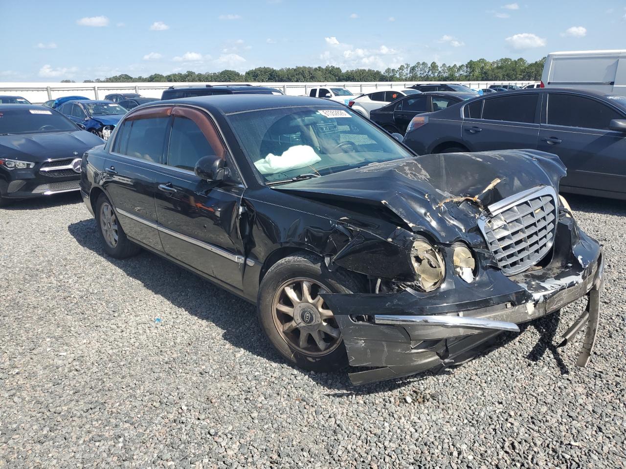 2004 Kia Amanti Base Black vin: KNALD124X45038185