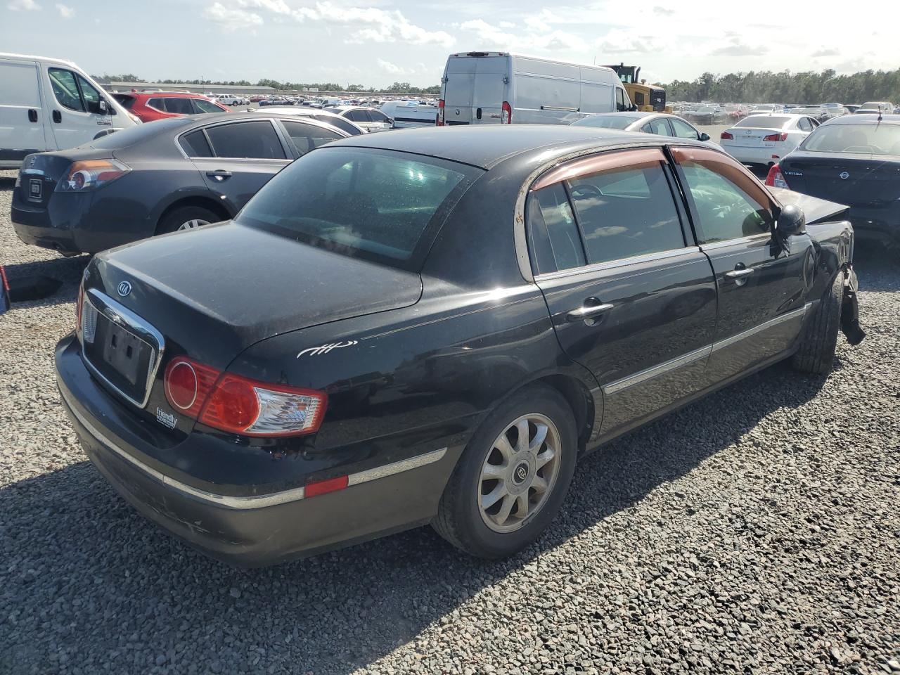 2004 Kia Amanti Base Black vin: KNALD124X45038185
