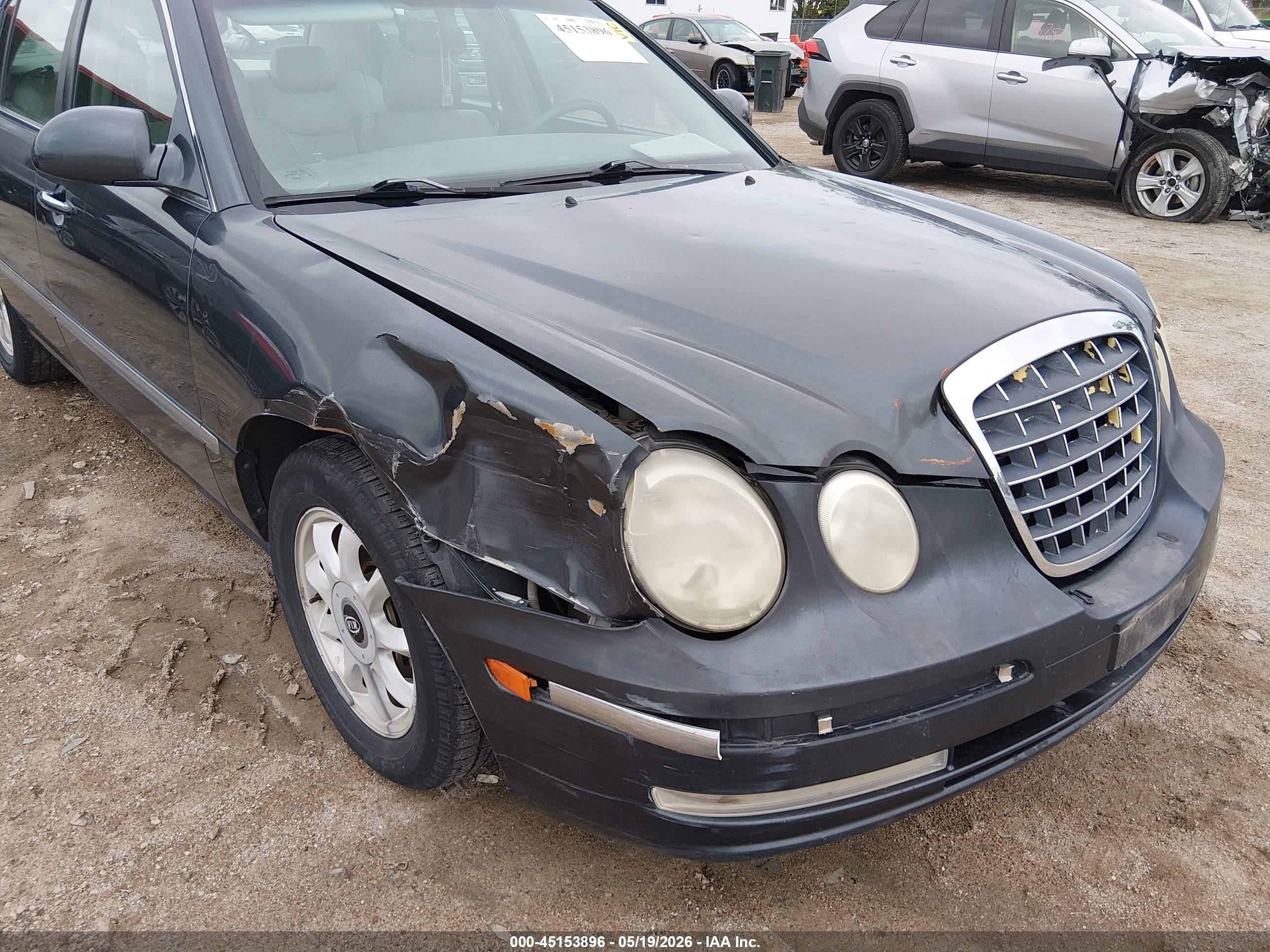 2005 Kia Amanti   Gray vin: KNALD124X55071771