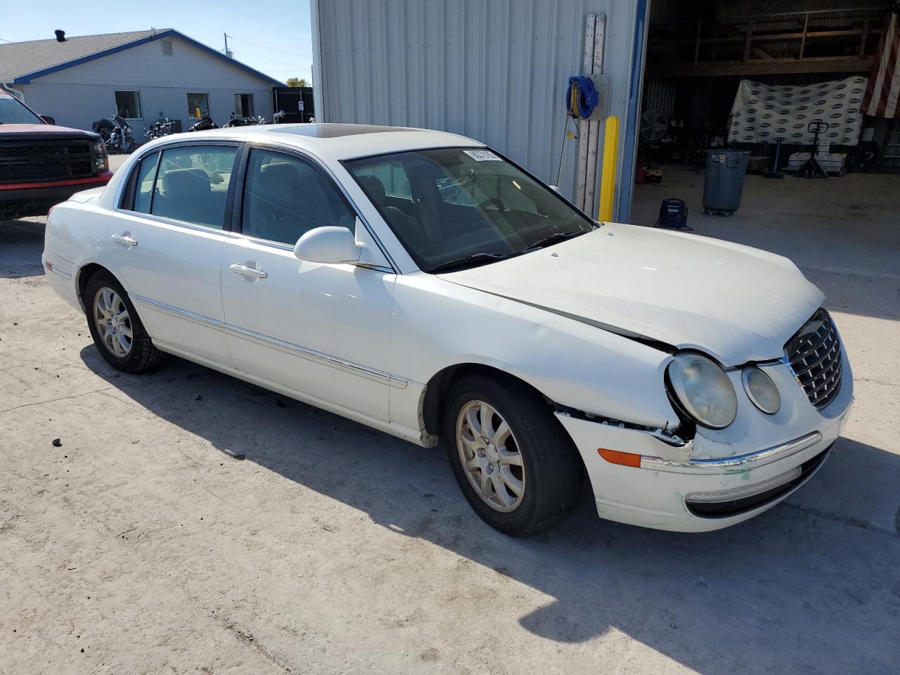 2007 Kia Amanti White vin: KNALD125075137465