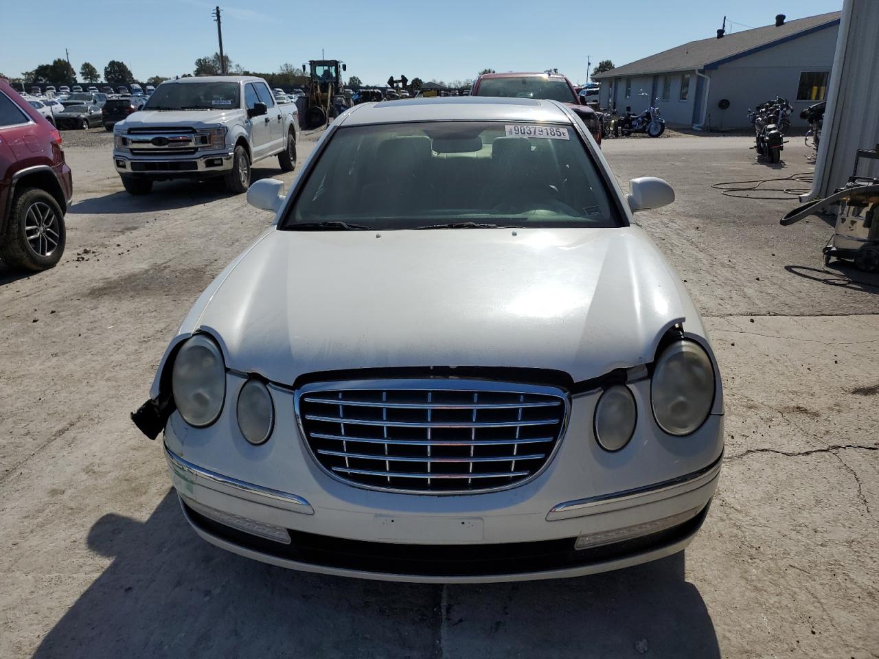 2007 Kia Amanti White vin: KNALD125075137465