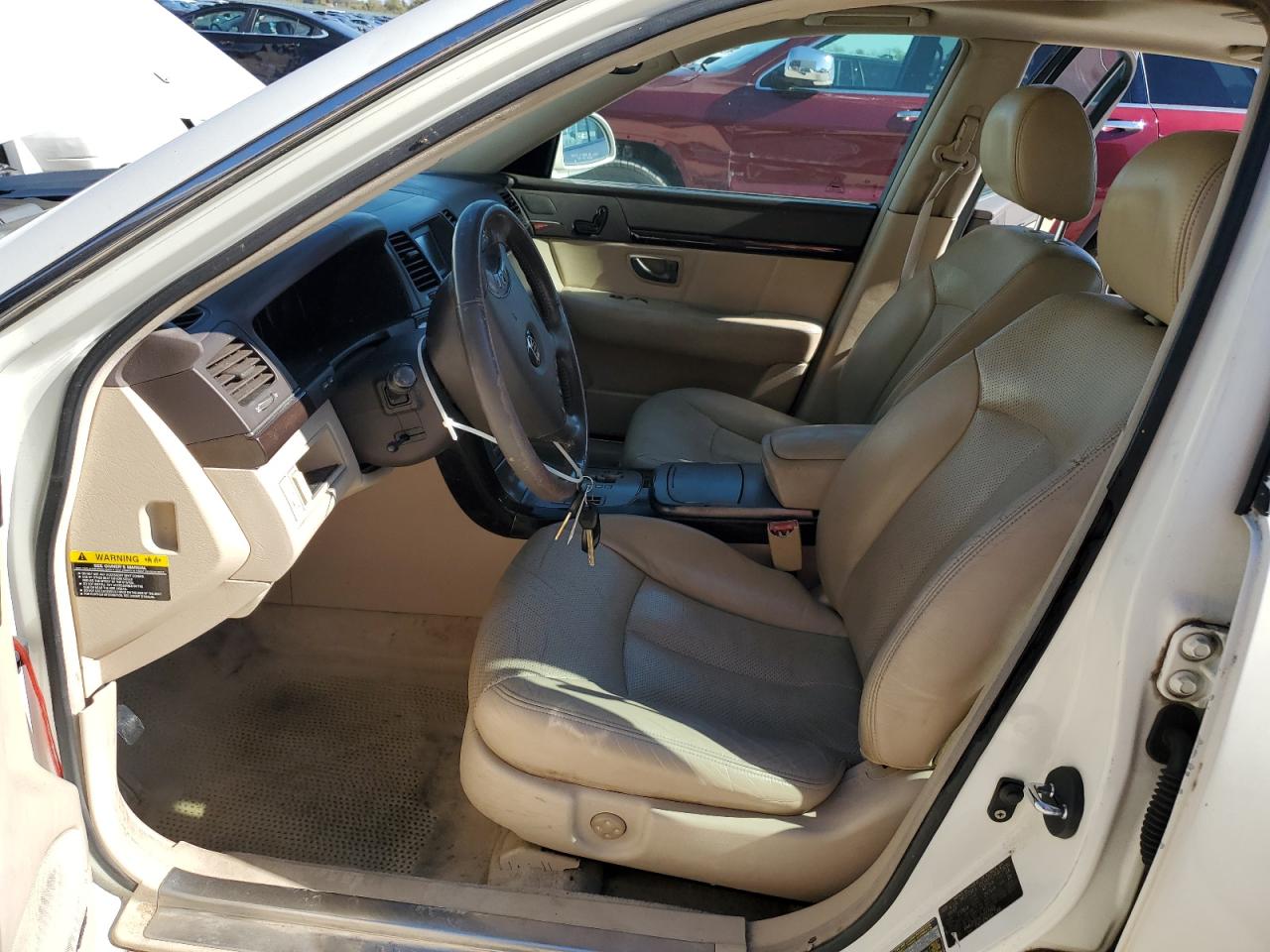 2007 Kia Amanti White vin: KNALD125075137465