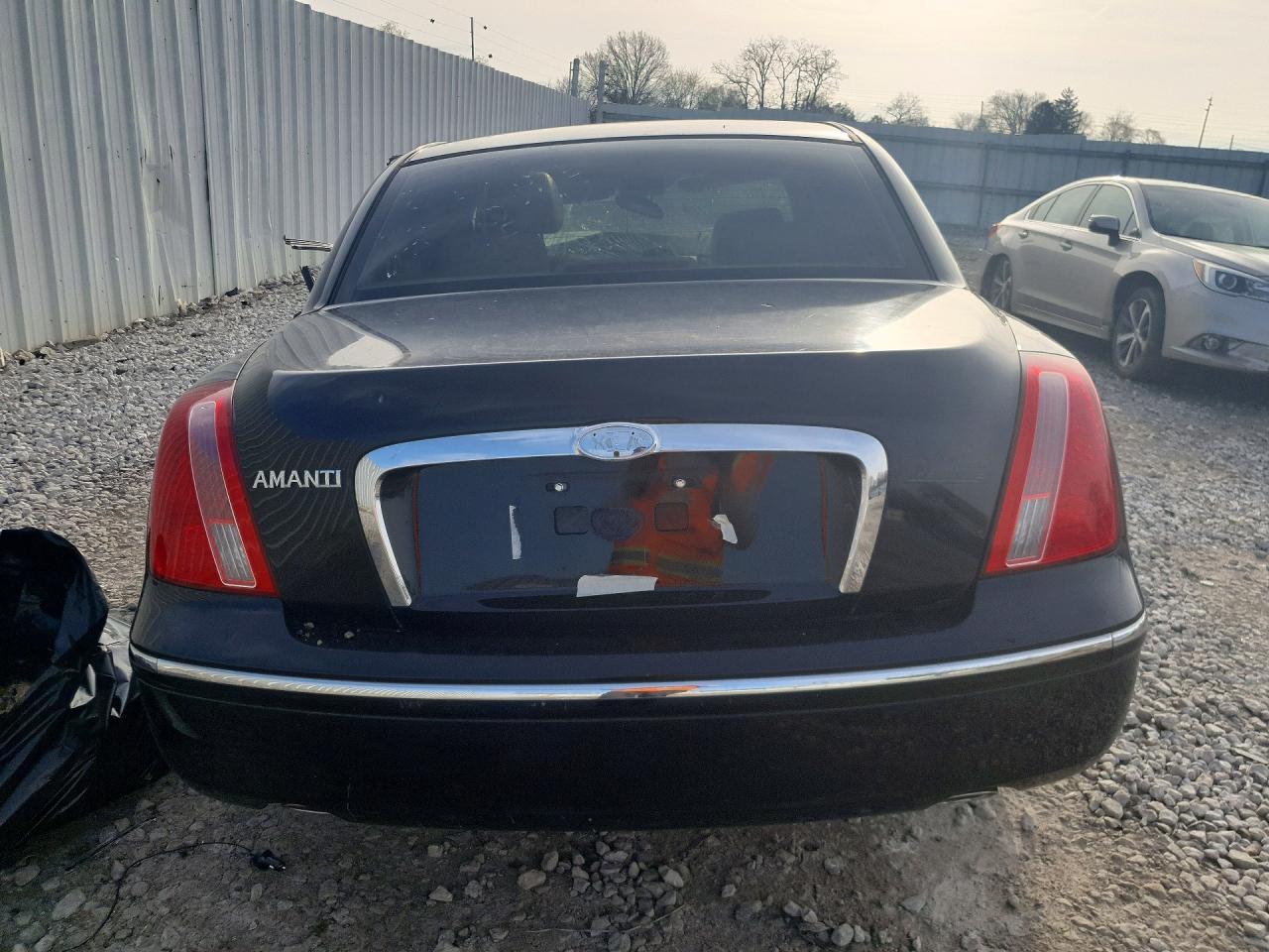 2008 Kia Amanti Base Black vin: KNALD125185143910