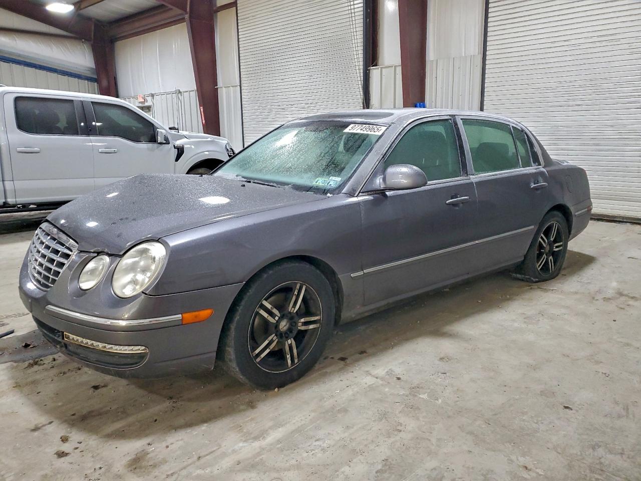 2008 Kia Amanti Gray vin: KNALD125185168595