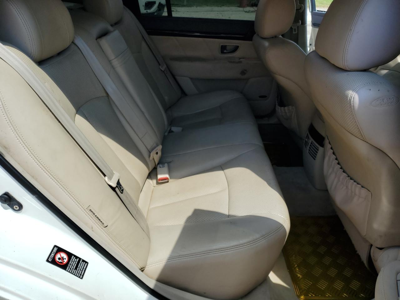 2008 Kia Amanti White vin: KNALD125285143902