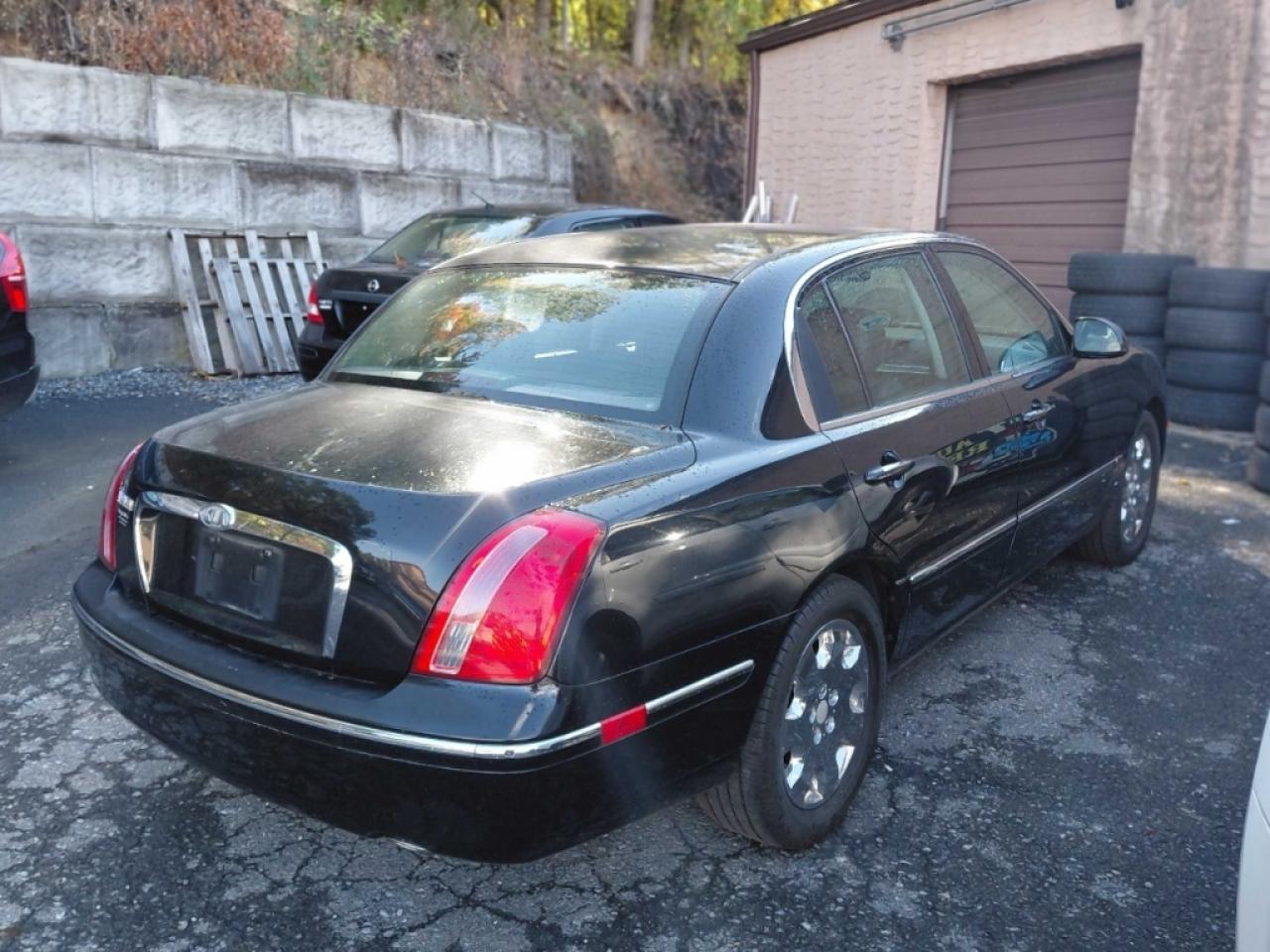 2008 Kia Amanti Черный vin: KNALD125285162658