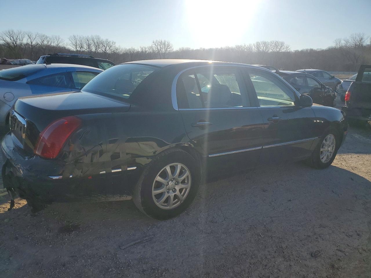2008 Kia Amanti Black vin: KNALD125285164376