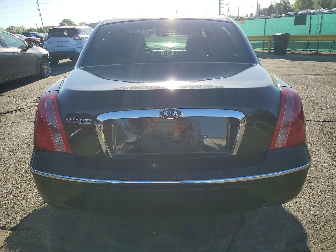 2008 Kia Amanti Base Black vin: KNALD125285165611