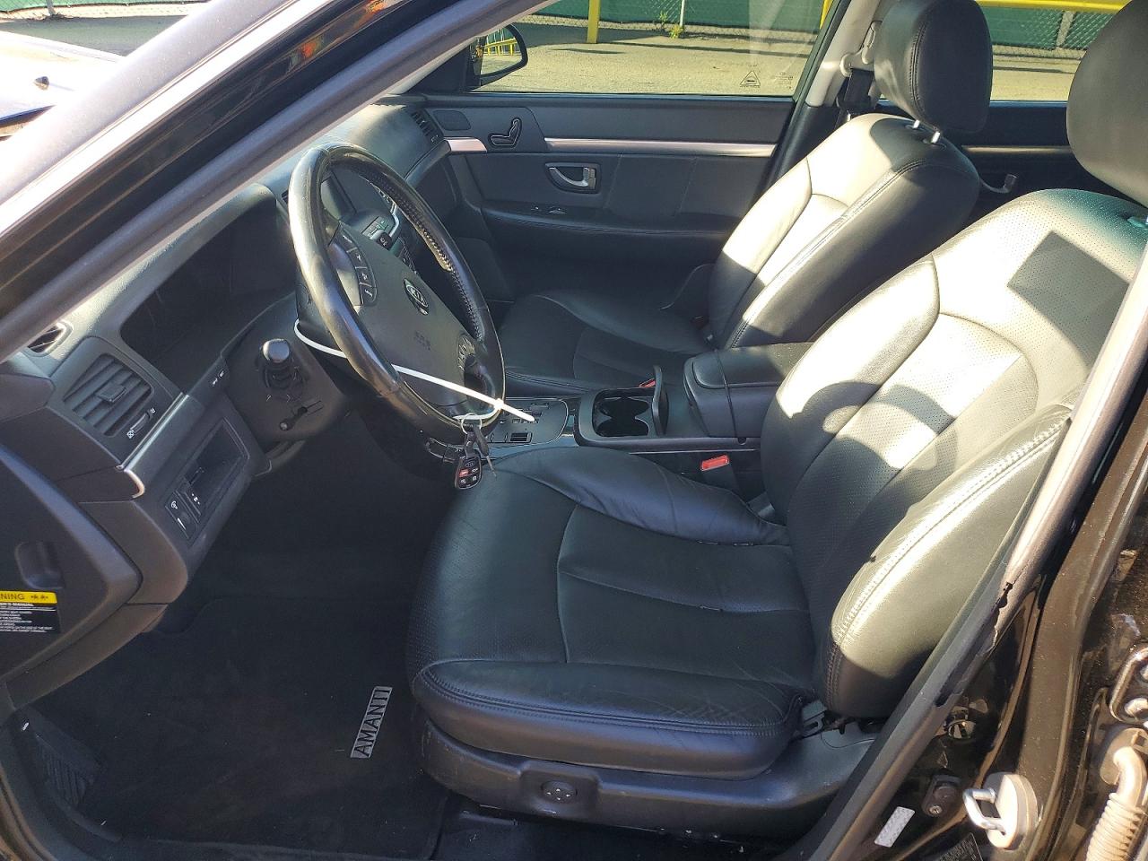 2008 Kia Amanti Base Black vin: KNALD125285165611