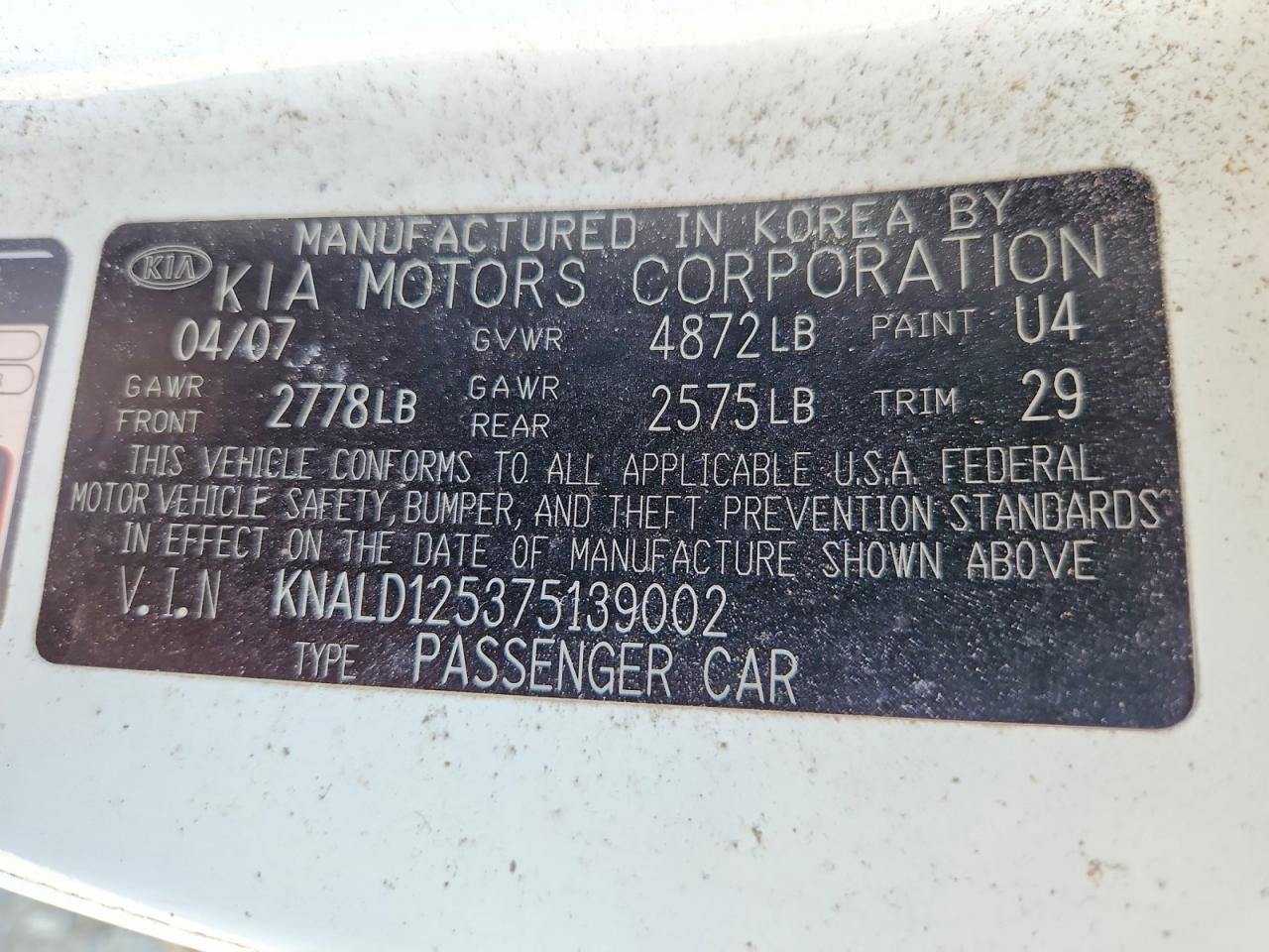 2007 Kia Amanti Base White vin: KNALD125375139002