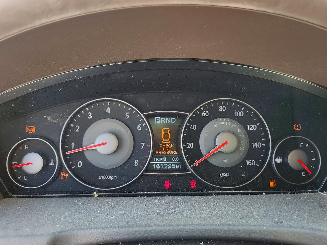 2007 Kia Amanti Base White vin: KNALD125375139002
