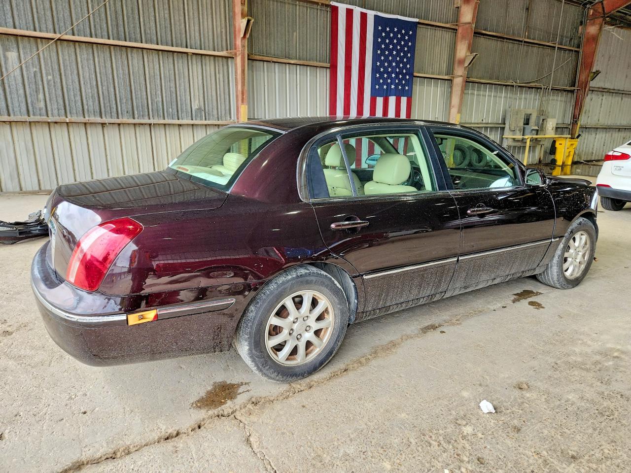 2008 Kia Amanti Base Burgundy vin: KNALD125385143570