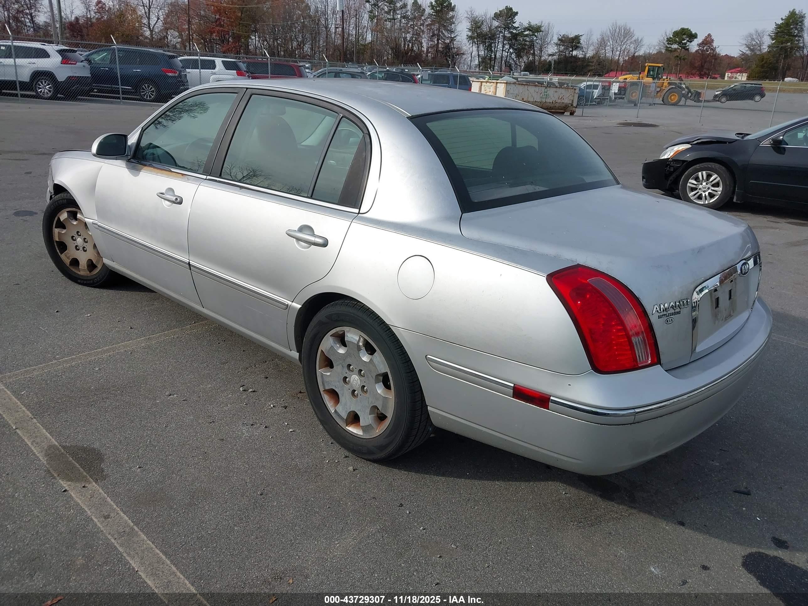 2008 Kia Amanti   Silver vin: KNALD125385144007