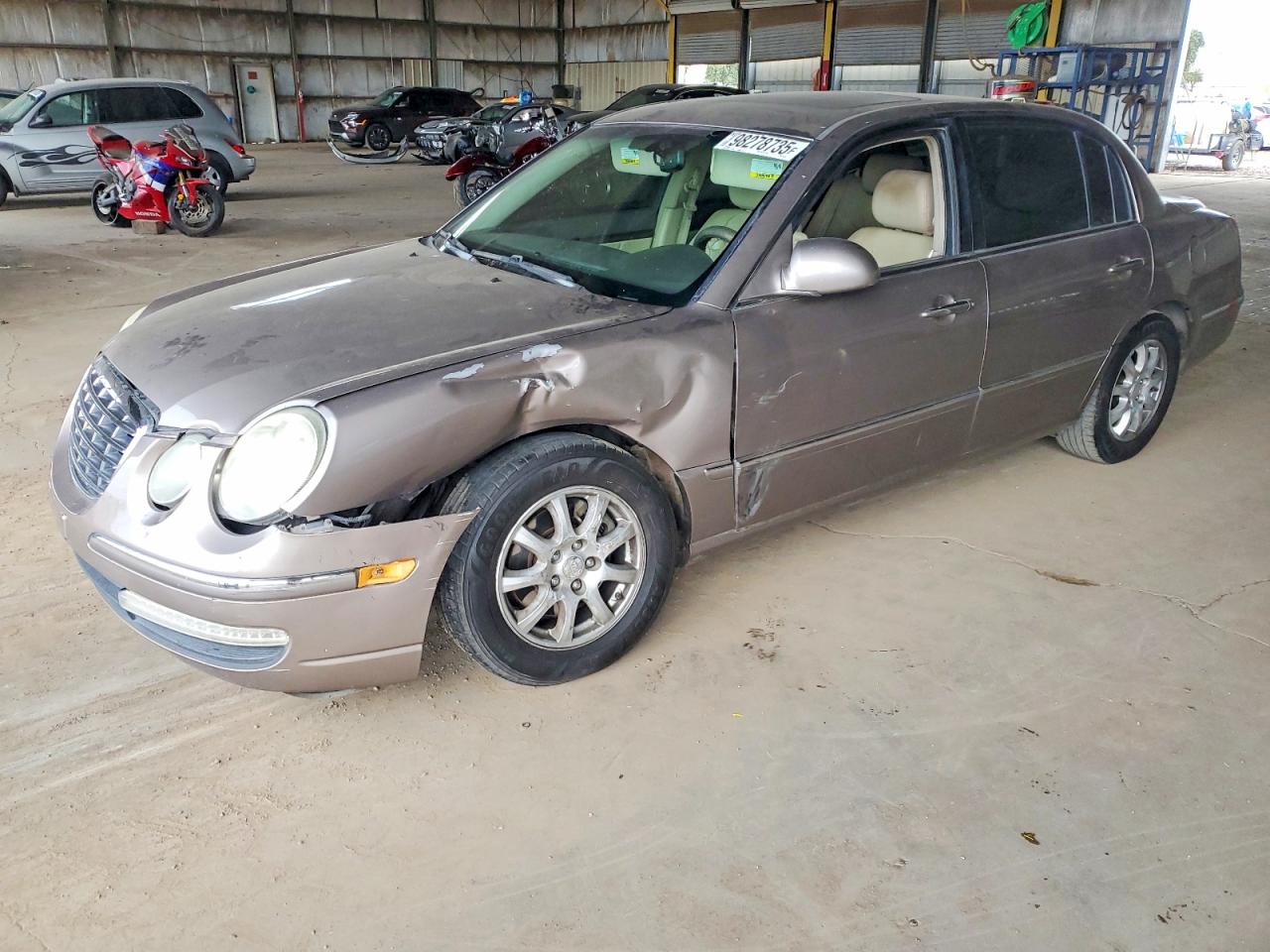 2008 Kia Amanti Gray vin: KNALD125385156237
