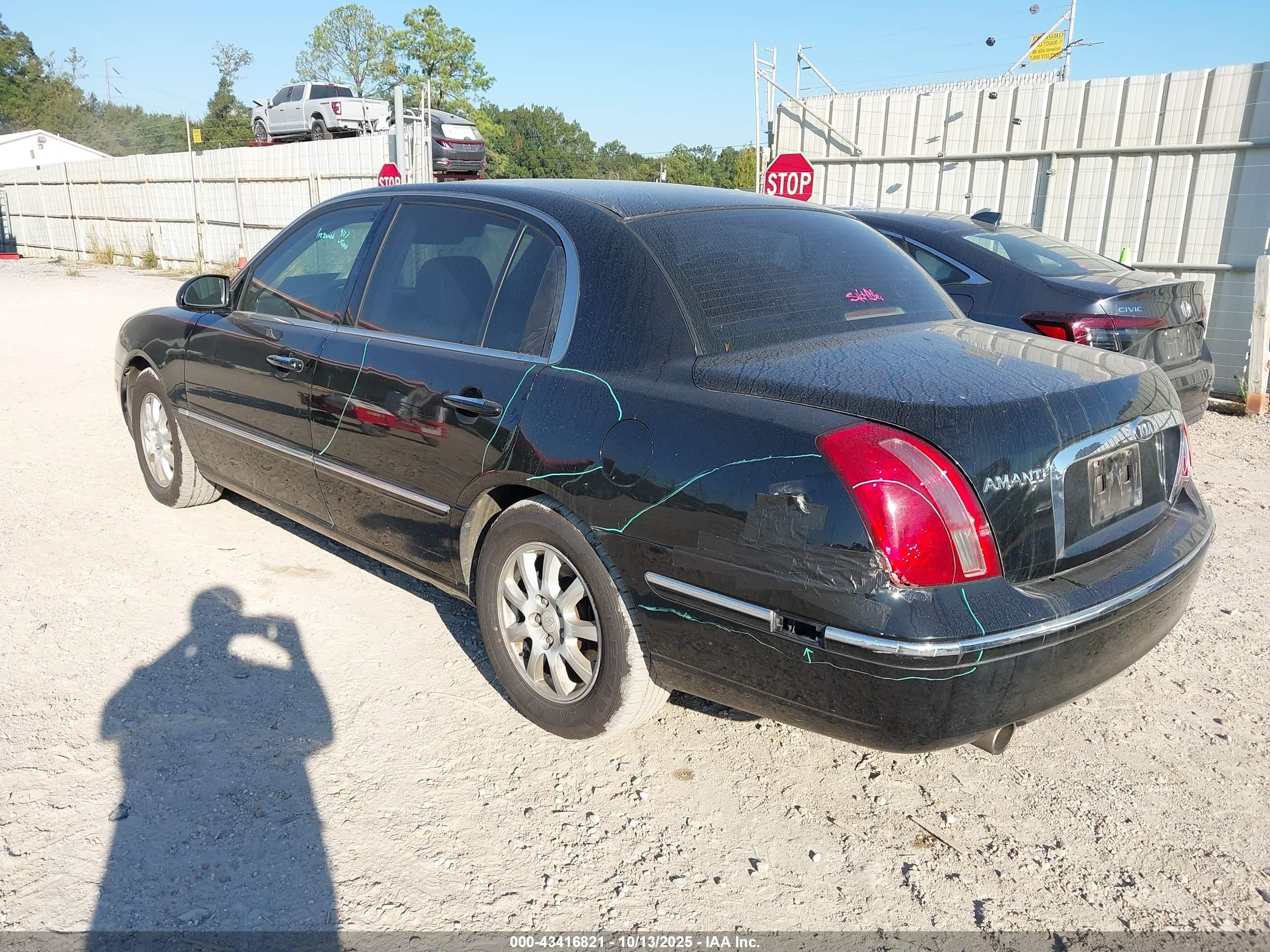 2008 Kia Amanti   Black vin: KNALD125385167433