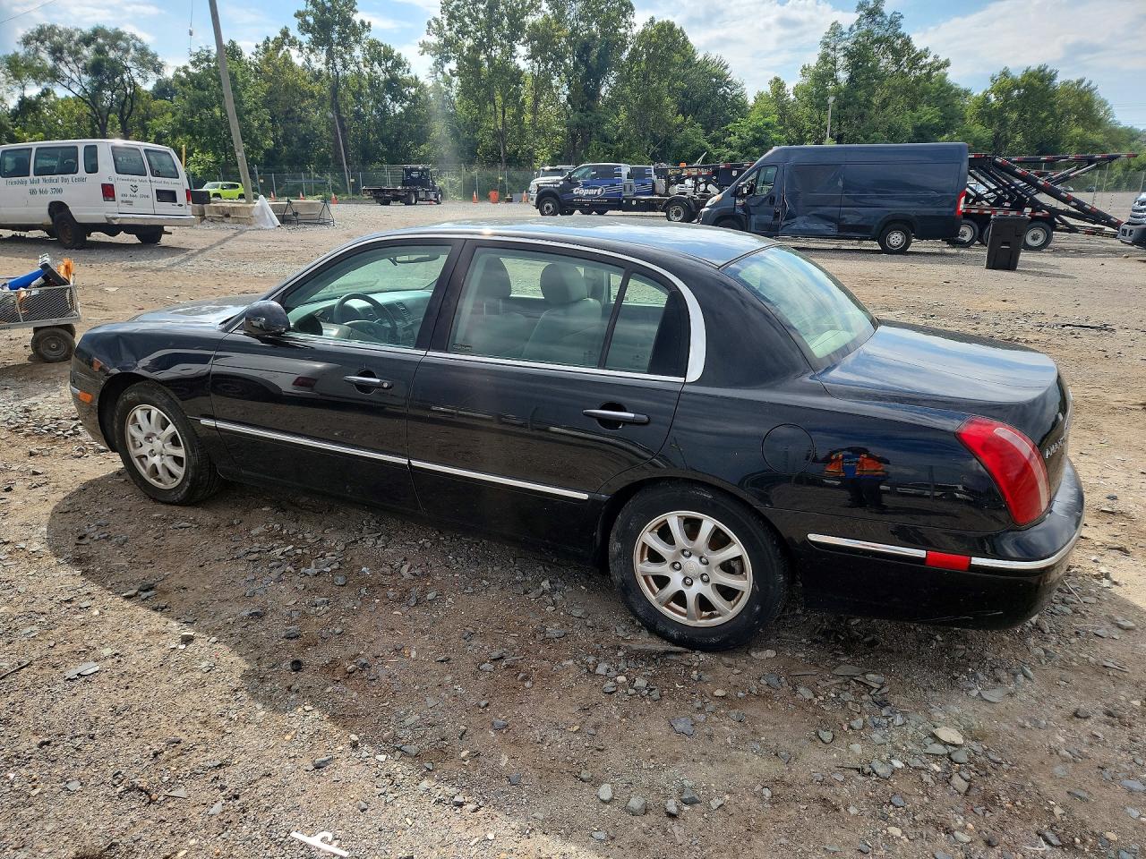 2008 Kia Amanti Base Black vin: KNALD125485144081