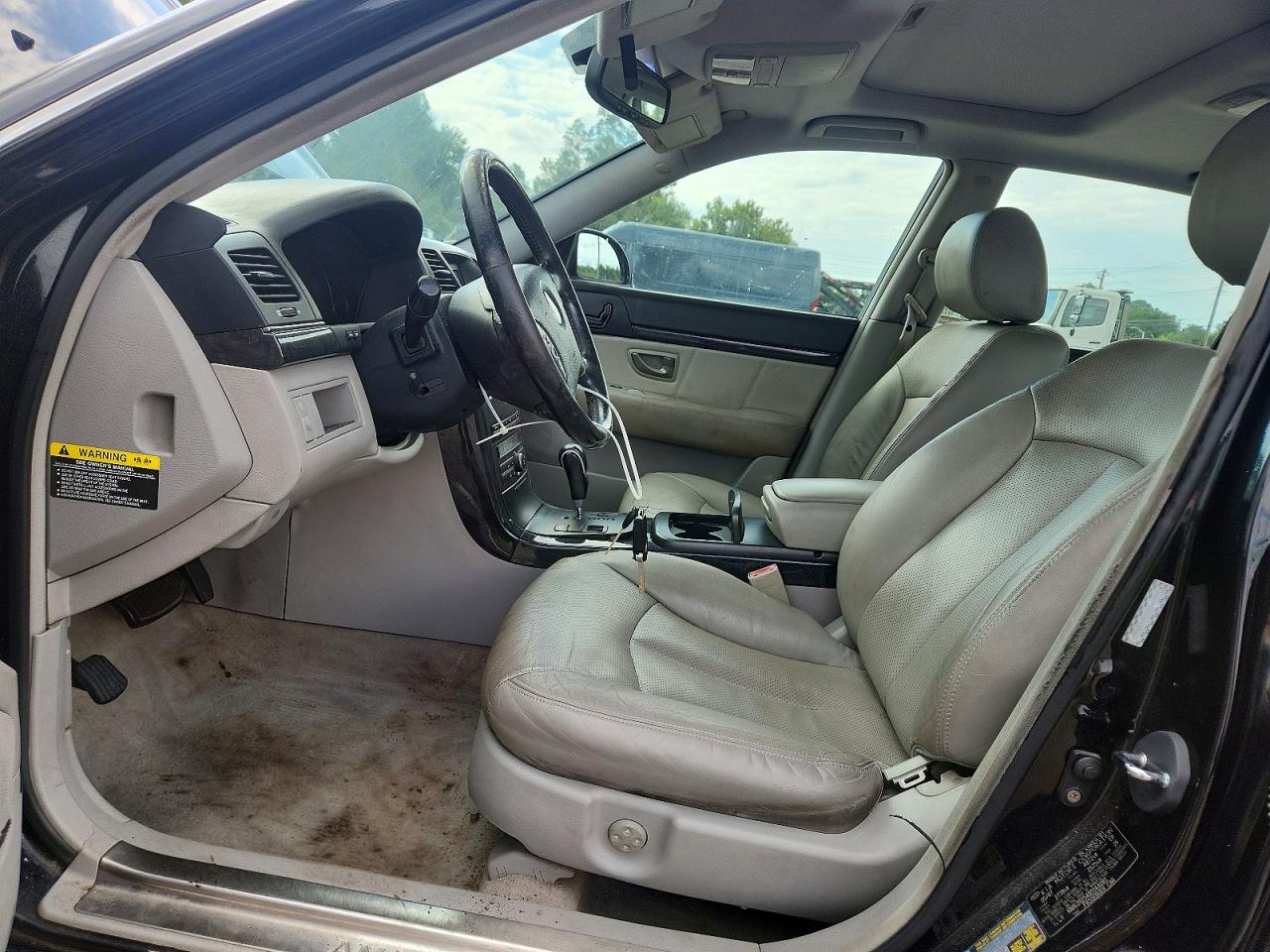 2008 Kia Amanti Base Black vin: KNALD125485144081