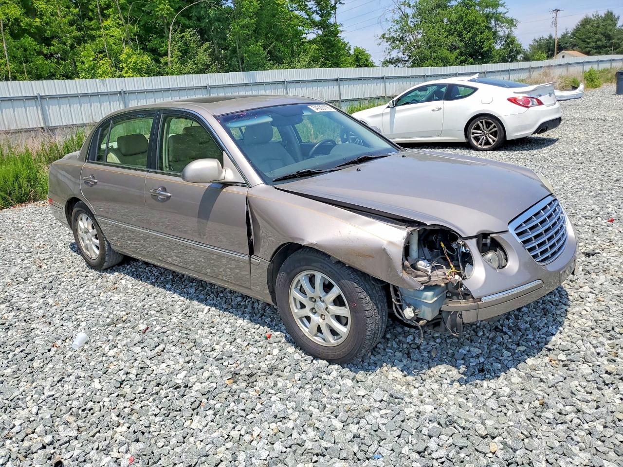2008 Kia Amanti Base Gold vin: KNALD125485144114