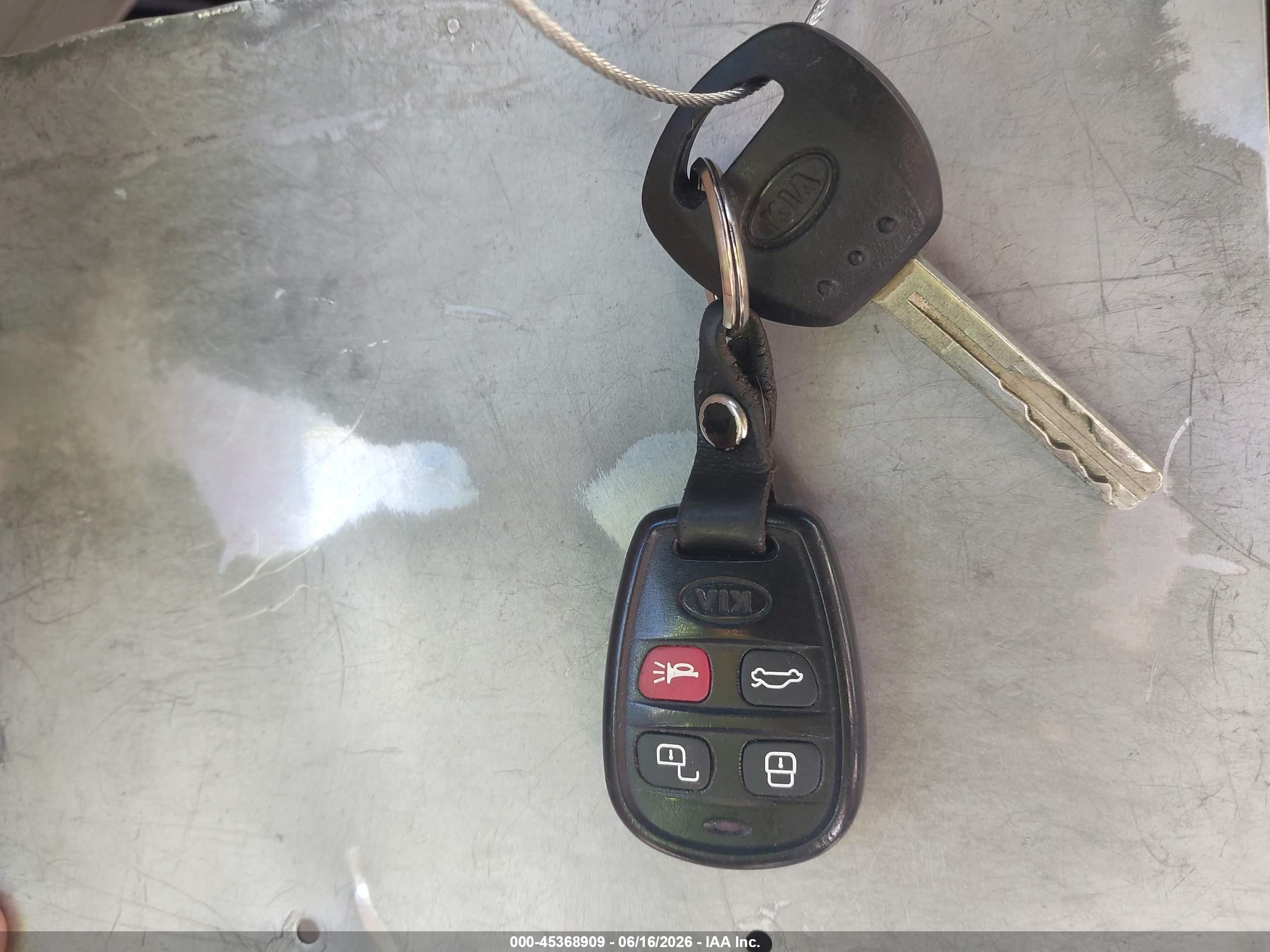 2008 Kia Amanti   Purple vin: KNALD125485160927