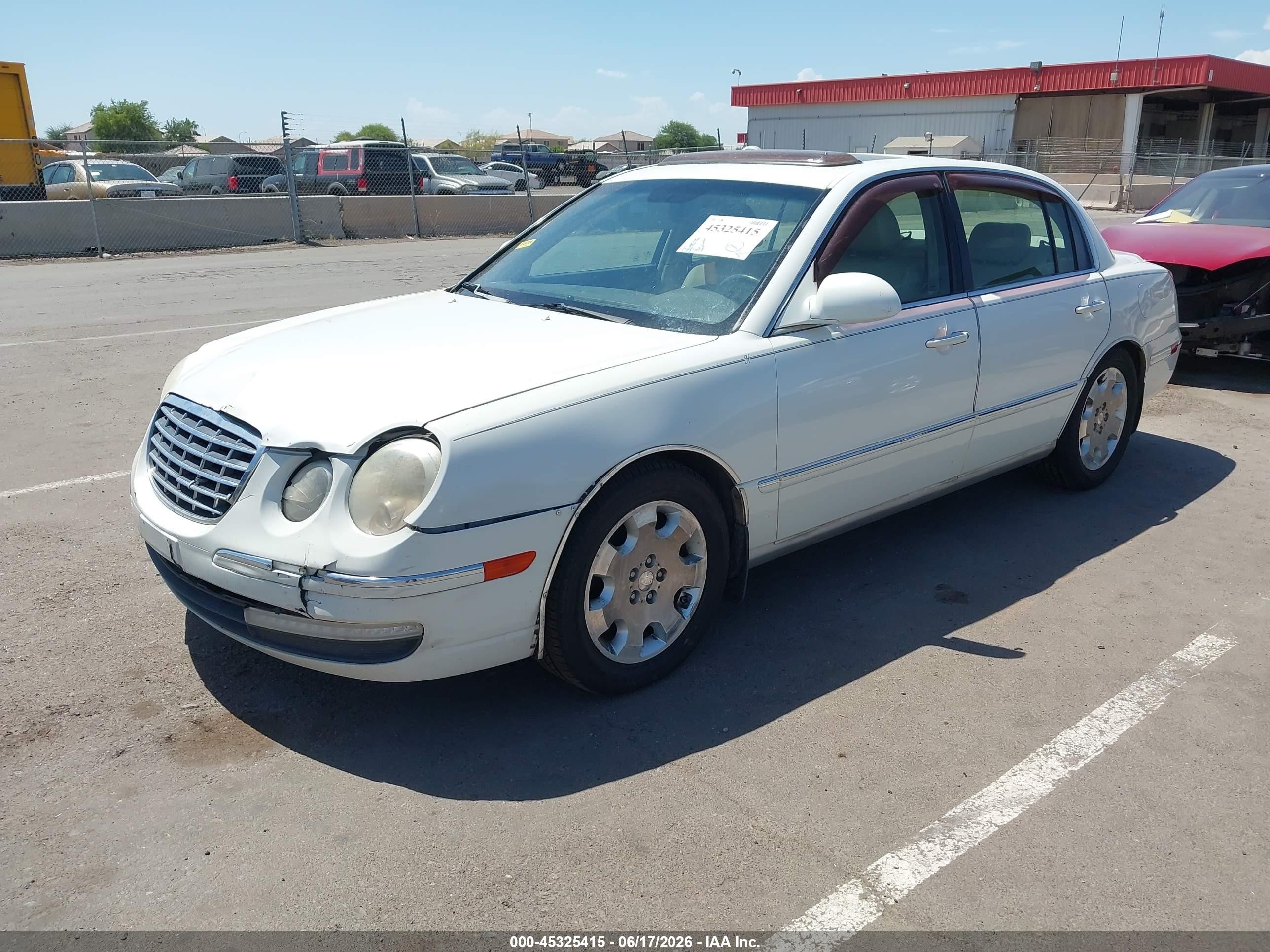 2007 Kia Amanti   White vin: KNALD125675121366